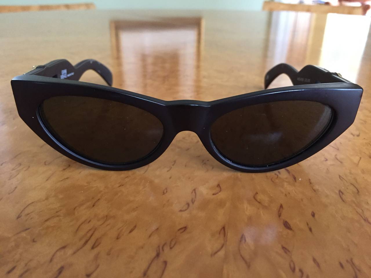Vintage Gianni Versace Medusa Head Cat's Eye Sunglasses For Sale 5