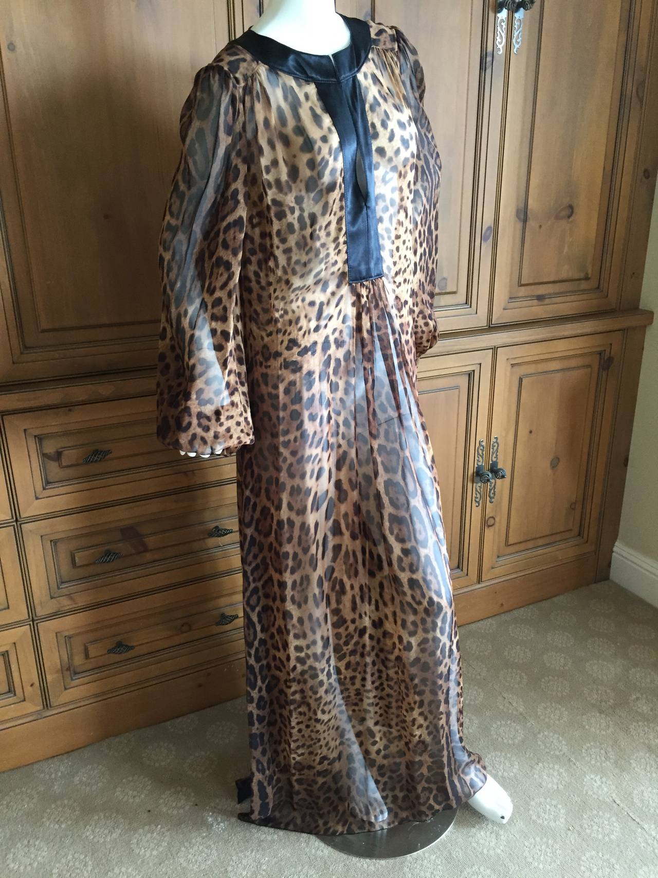 Dolce & Gabbana Silk Leopard Print Bell Sleeve Caftan In Excellent Condition In Cloverdale, CA