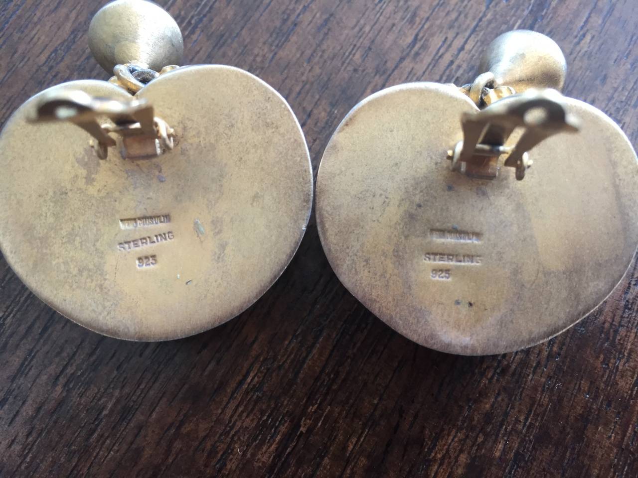 Patricia Von Musulin Sterling Silver Vermeil Big Apple Clip Earrings
These are very matte and or tarnished
EARRINGS: @ 1-5/8