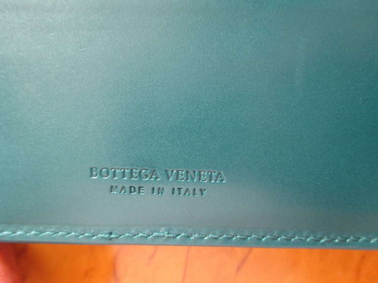 Bottega Veneta Genuine Crocodile Mens Billfold Wallet New in Box In New Condition In Cloverdale, CA