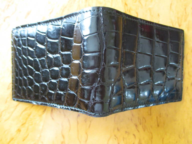 Gucci Genuine Crocodile Mens Billfold Wallet In New Condition In Cloverdale, CA