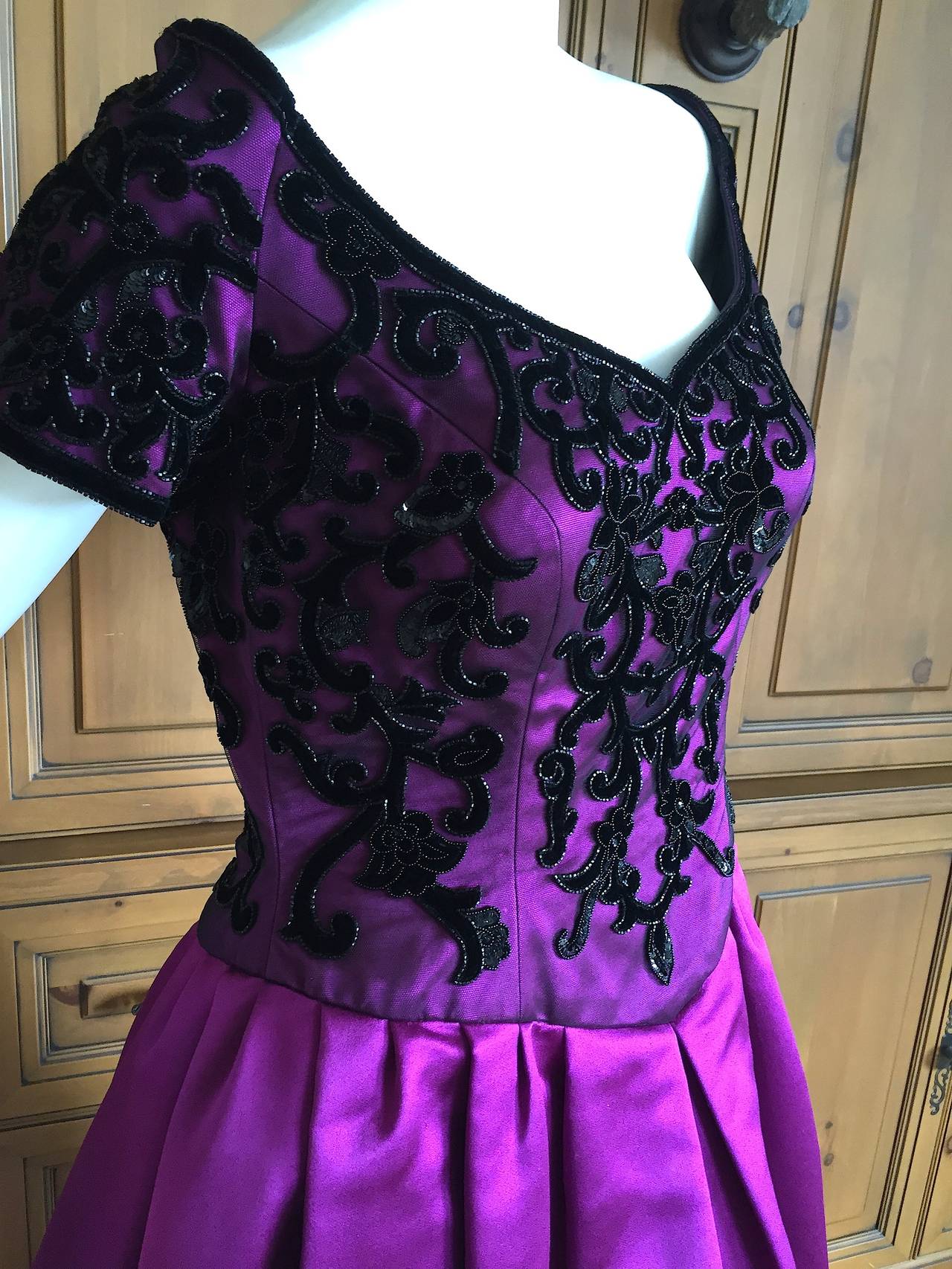 Escada Couture Vintage Gown w Sequin Lace Details In Excellent Condition In Cloverdale, CA