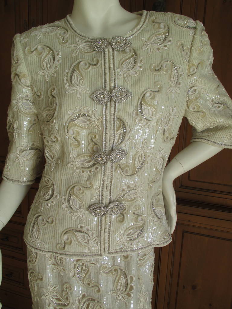 Oscar de la Renta White Beaded Sequin Paisley Suit.
This is so beautiful, the beading and sequin work is exquisite .
From Amen Wardy , circa late 80's.
They don't make them like this anymore.
There is no size tag, I would estimate it is a size