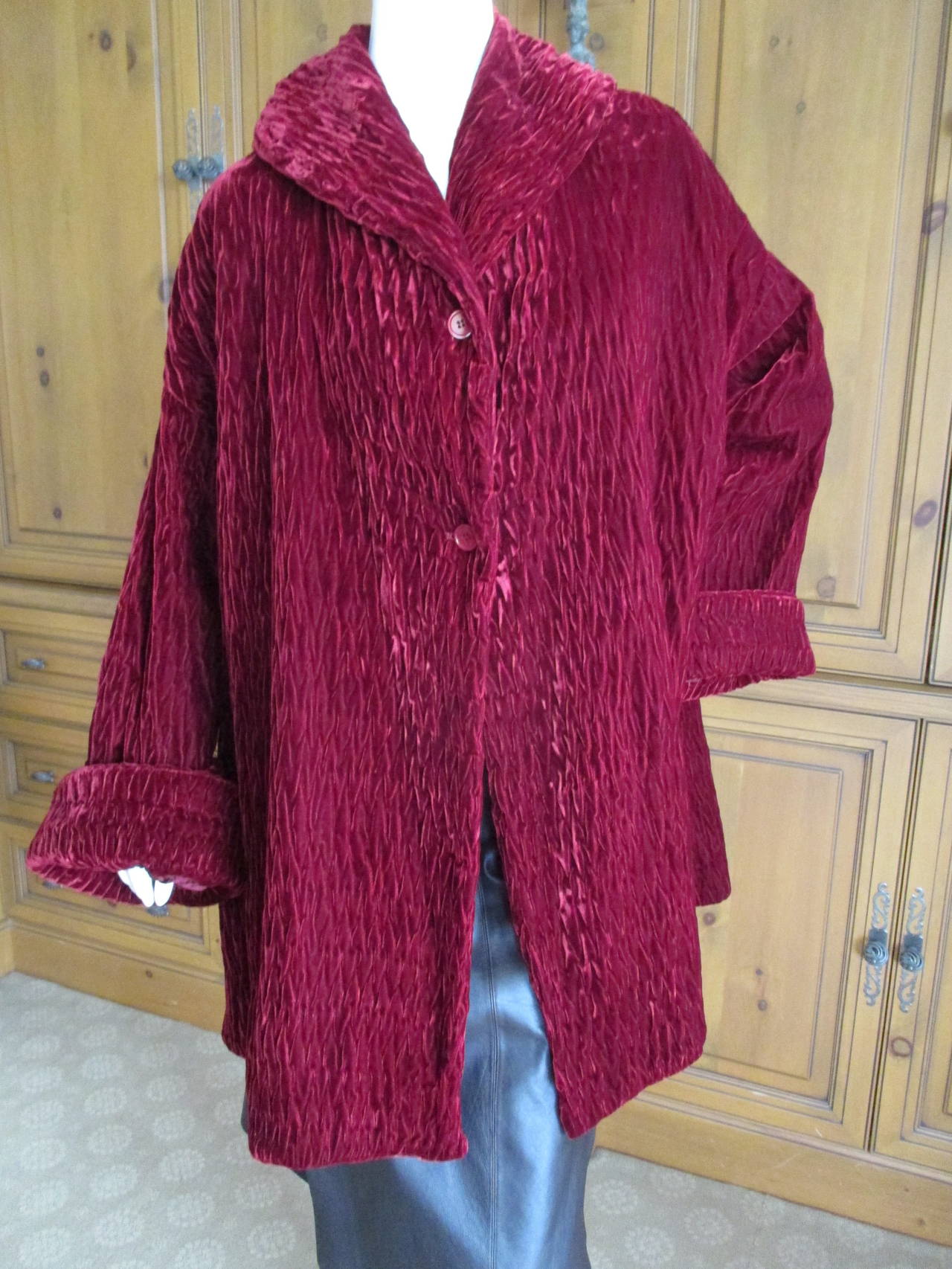 Women's Romeo Gigli Burgundy Vintage Velvet Coat