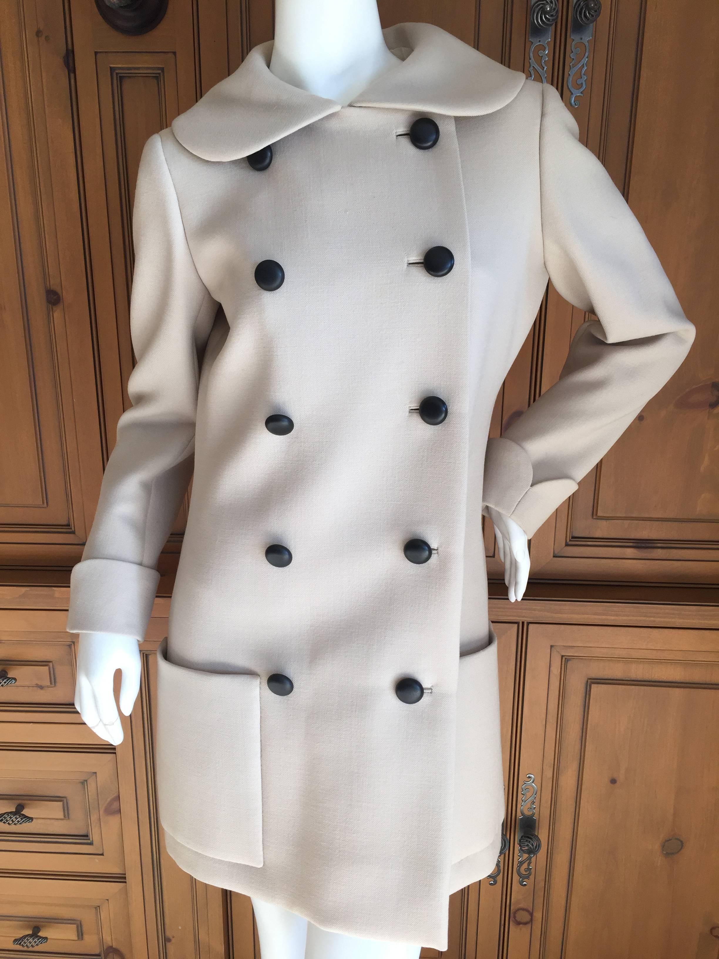 Norell 1960's Tan Peacoat with Peter Pan Collar In Excellent Condition For Sale In Cloverdale, CA