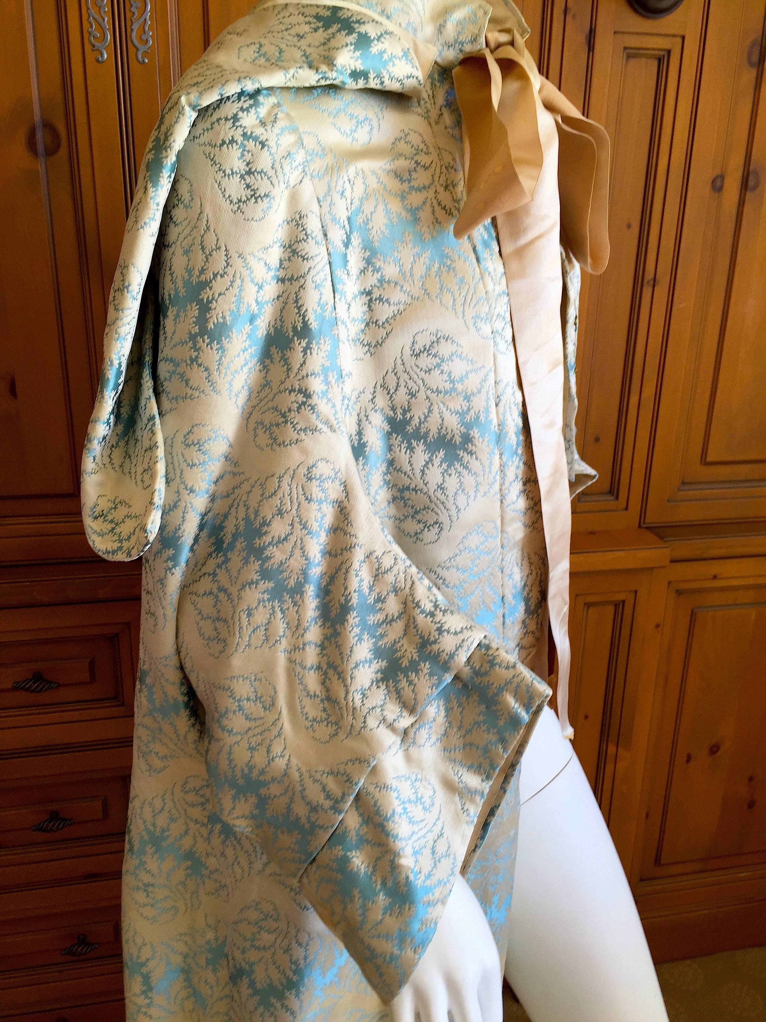 Fine French Silk Brocade 19th Century Summer Hooded Outing Cloak  For Sale 2