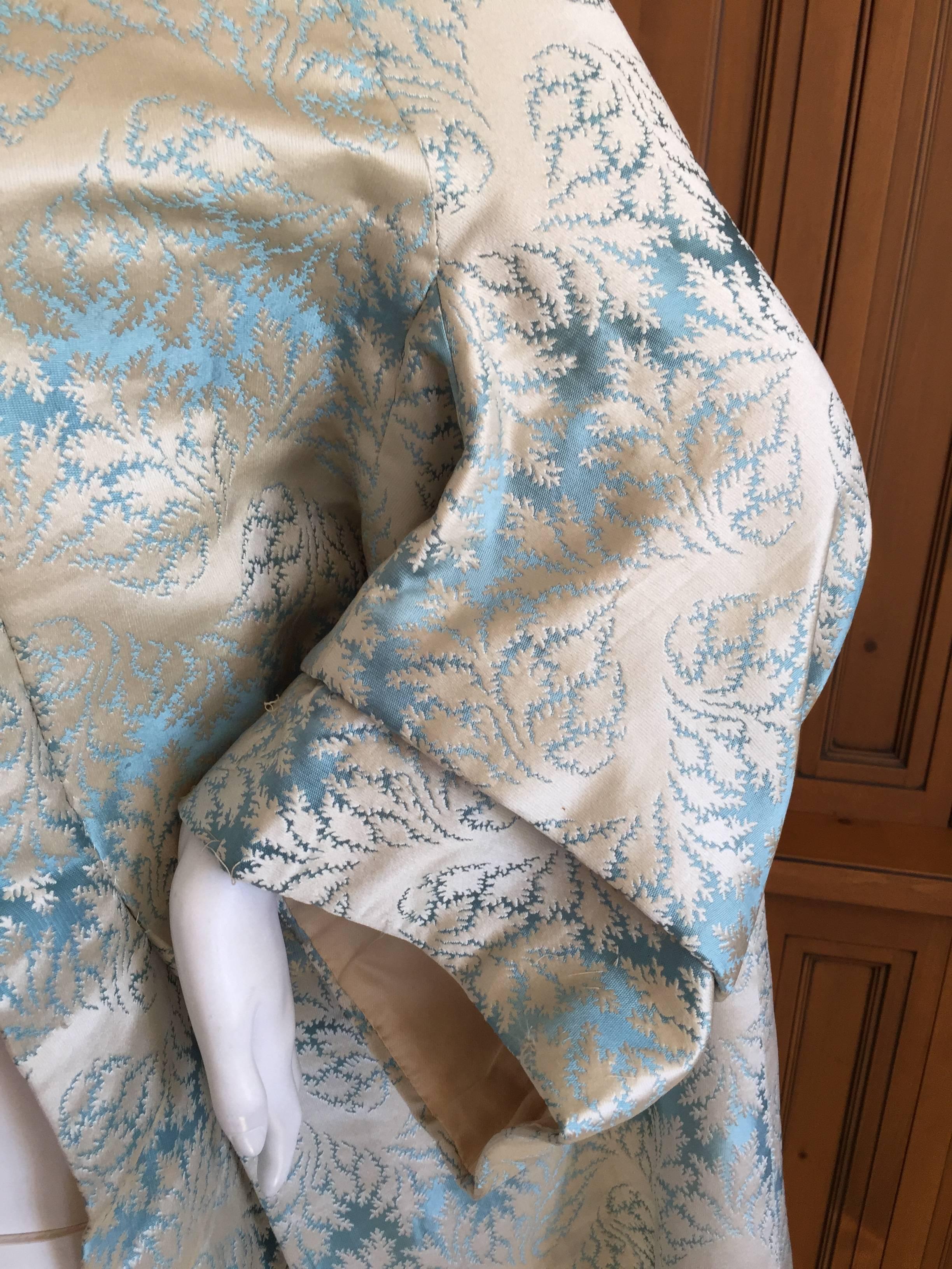 Fine French Silk Brocade 19th Century Summer Hooded Outing Cloak  For Sale 1