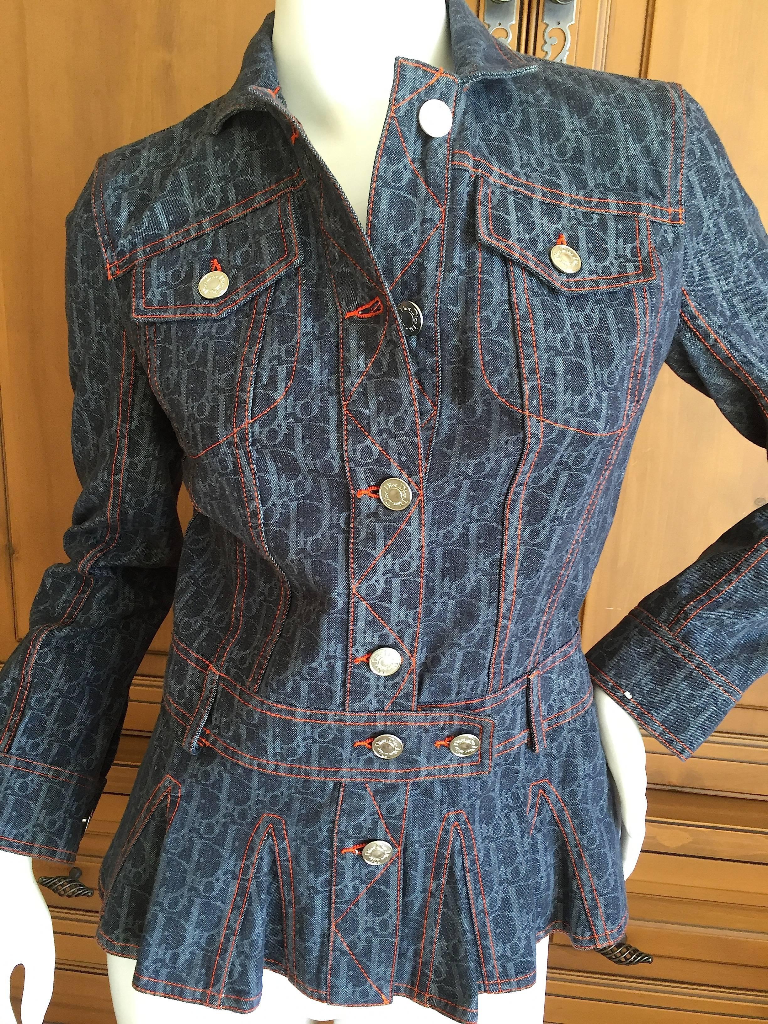 Wonderful denim logo jacket from John Galliano for Dior.
Size 36 French , 4 US 