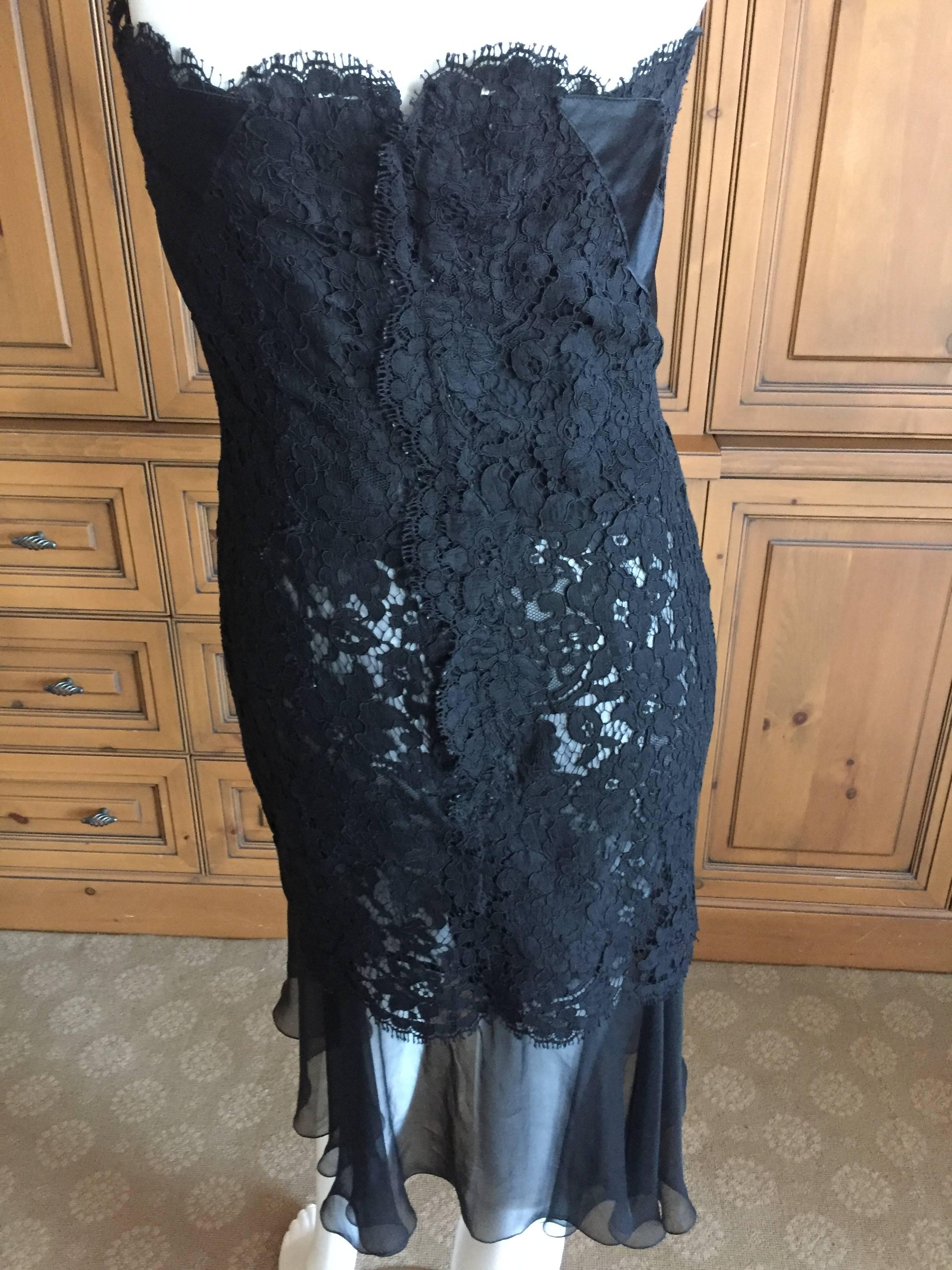 Abito e giacca Chanel vintage in pizzo nero Alencon con bottoni Camelia 5