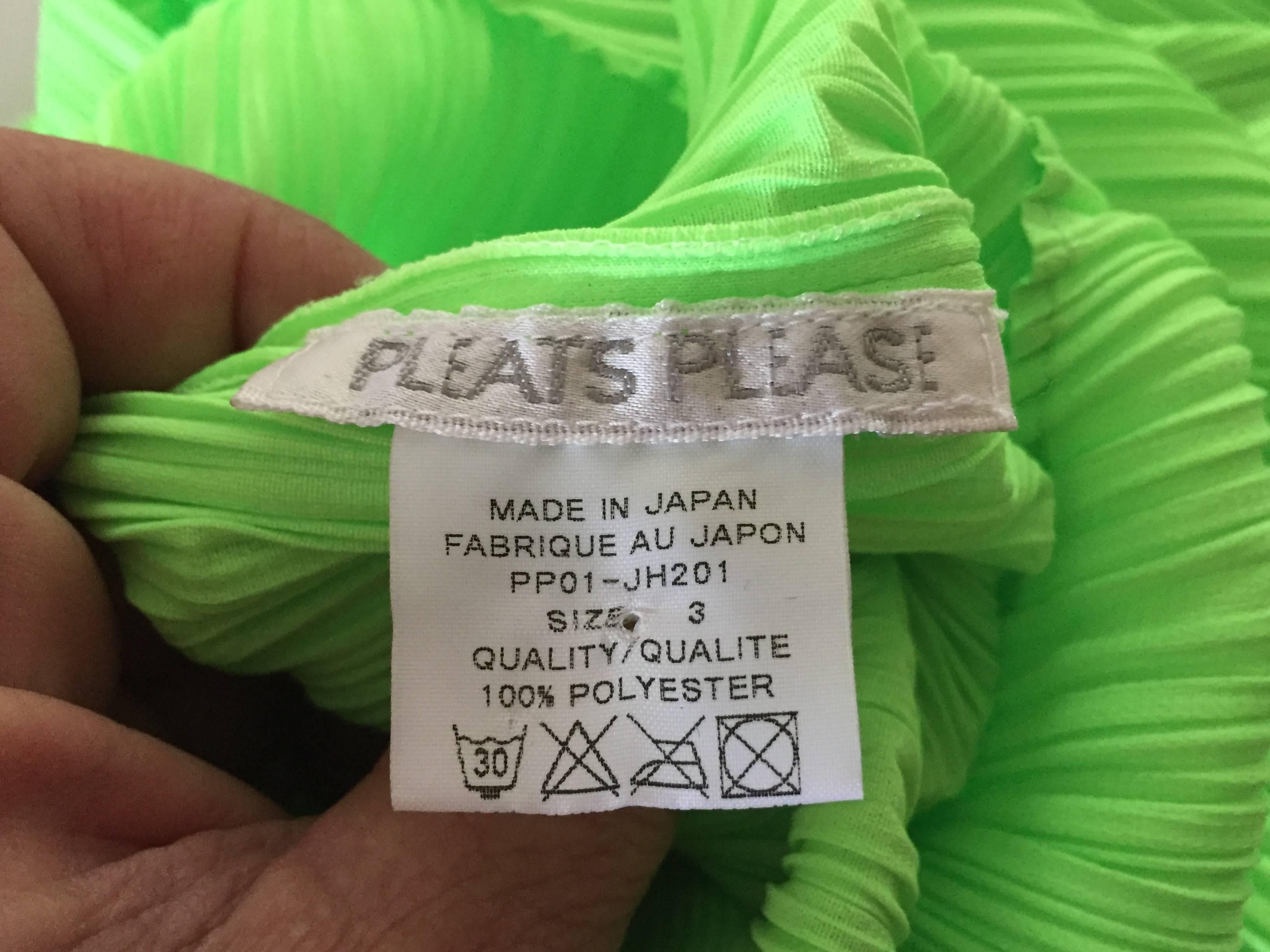 Issey Miyake Neon Green Long Dress for Pleats Please In Excellent Condition For Sale In Cloverdale, CA