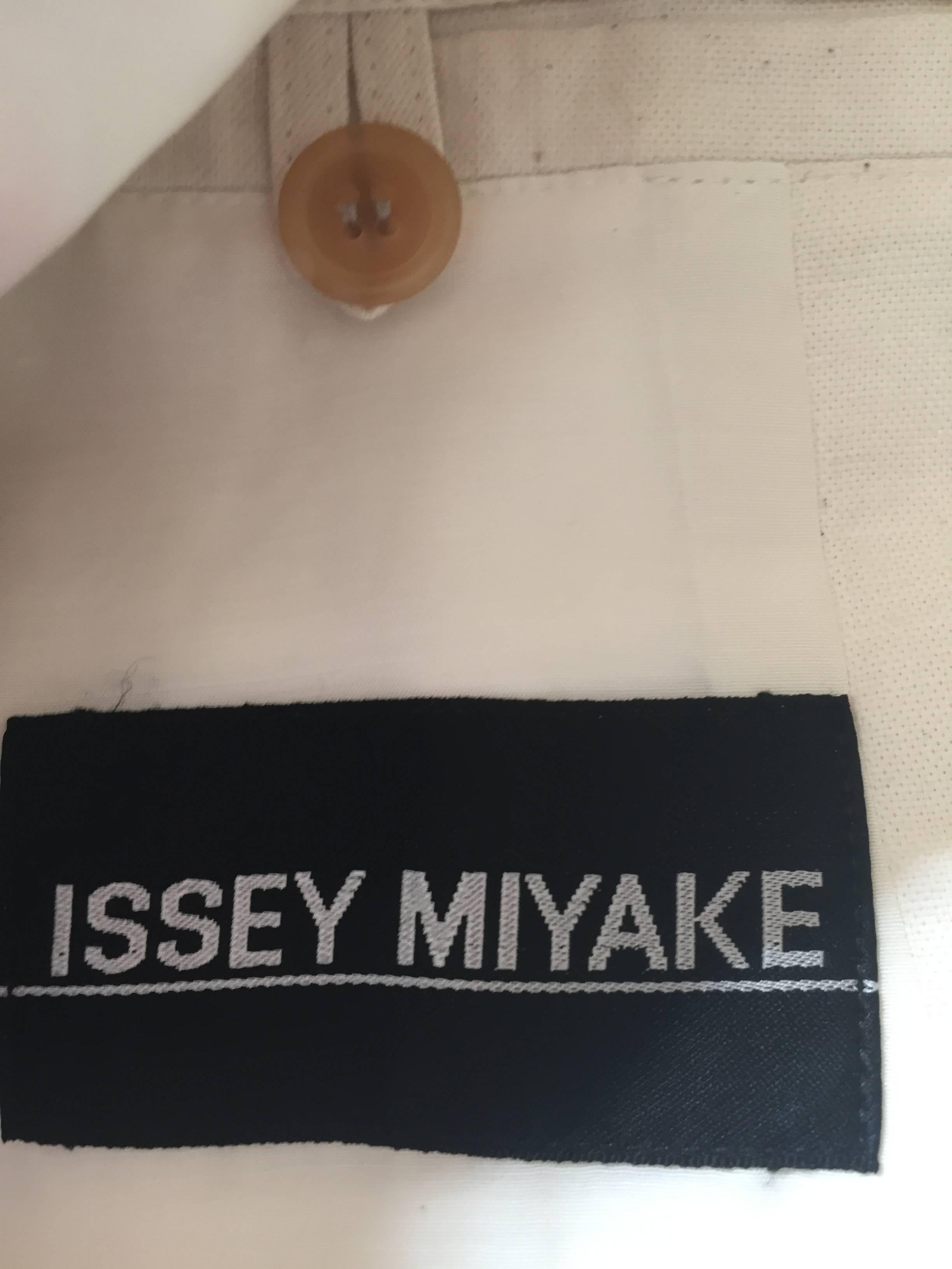 Issey Miyake for Bergdorf Goodman Vintage Embroidered Mens Cherry Blossom Jacket In Excellent Condition In Cloverdale, CA