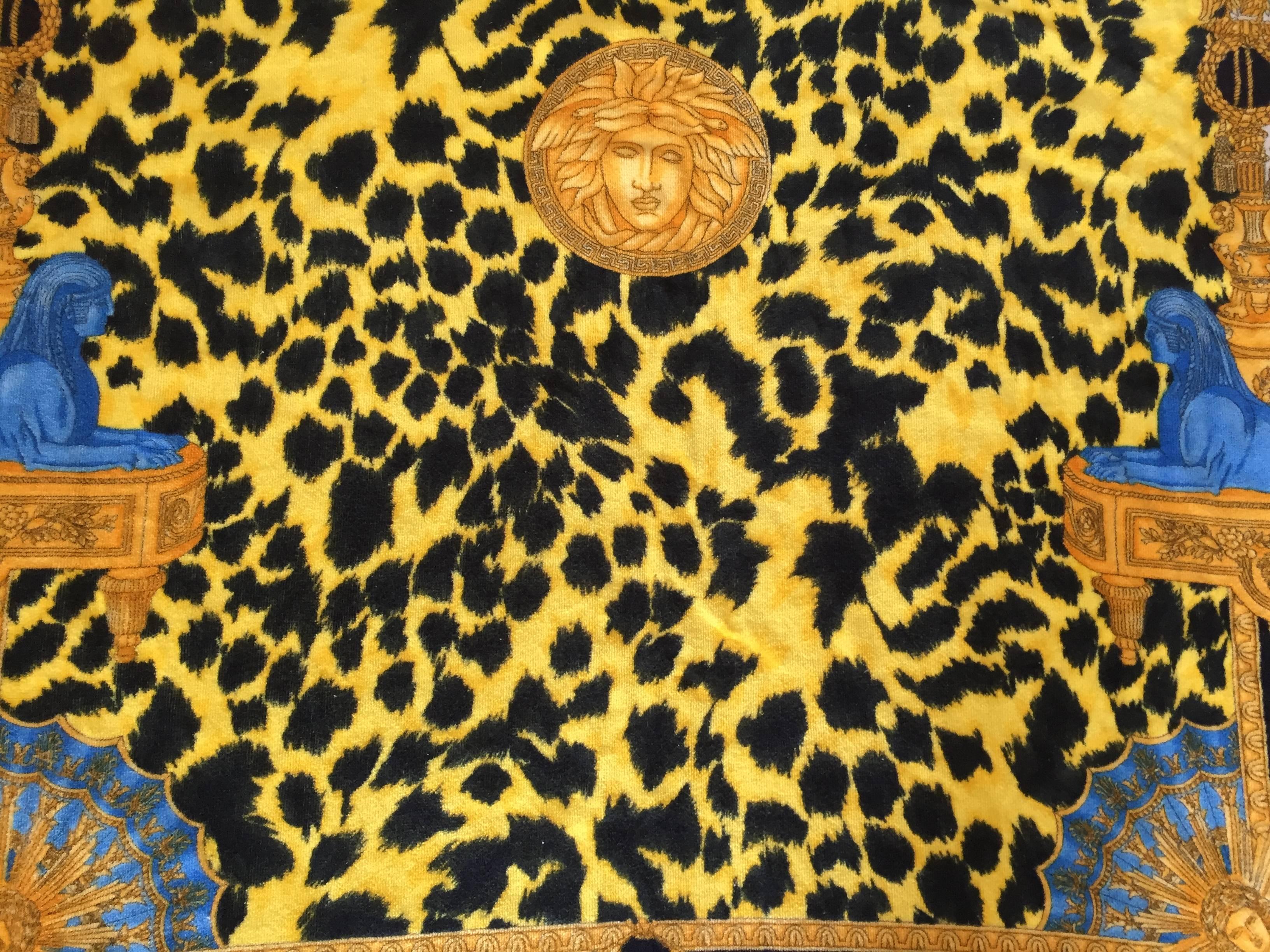 Atelier Versace Gianni Versace Vintage Beach Blanket / Towel In Good Condition For Sale In Cloverdale, CA