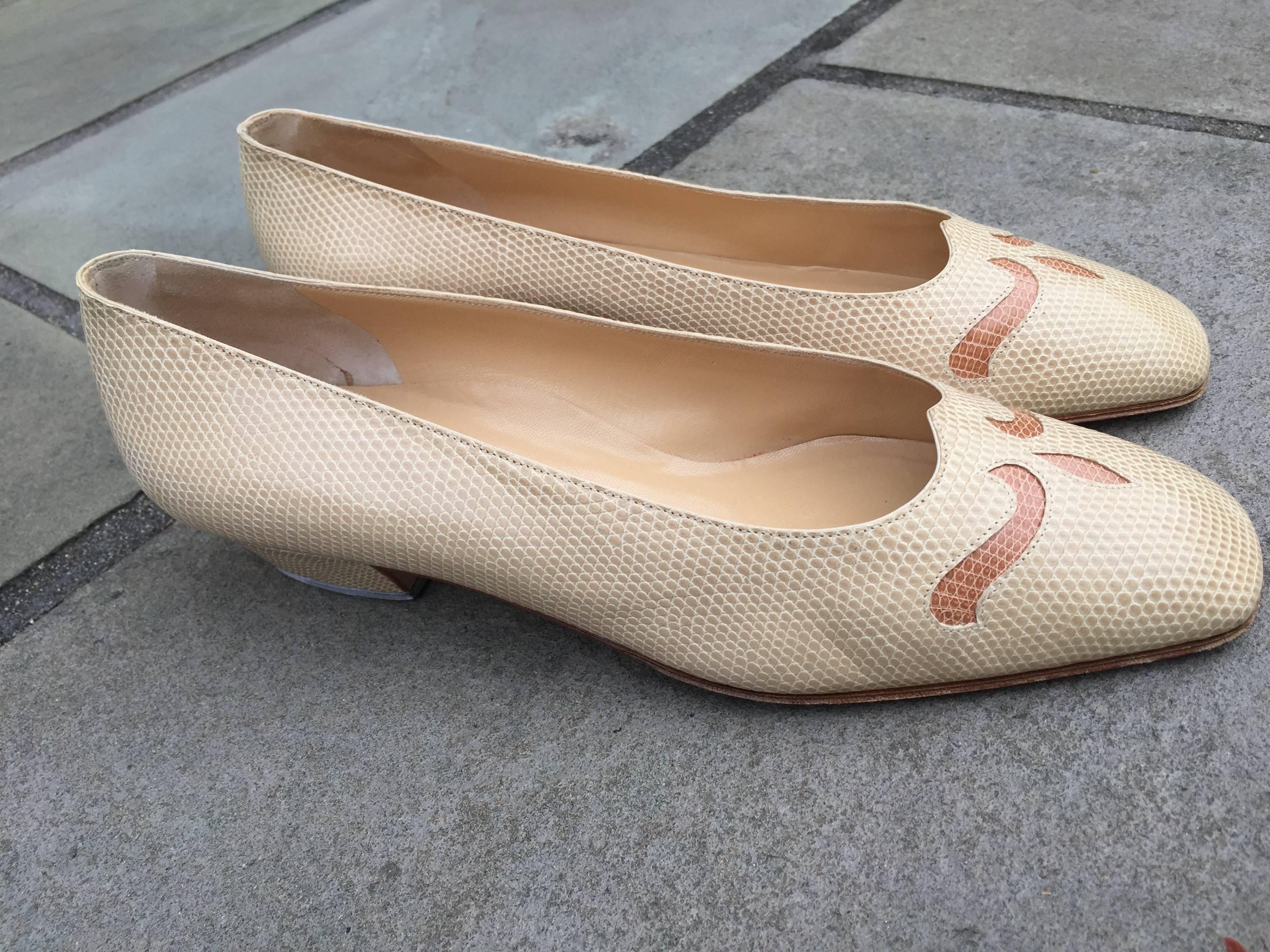 Wonderful two tone tan and brown flats from Helene Arpels Couture.
Barely worn.
Size 8 1.2 B