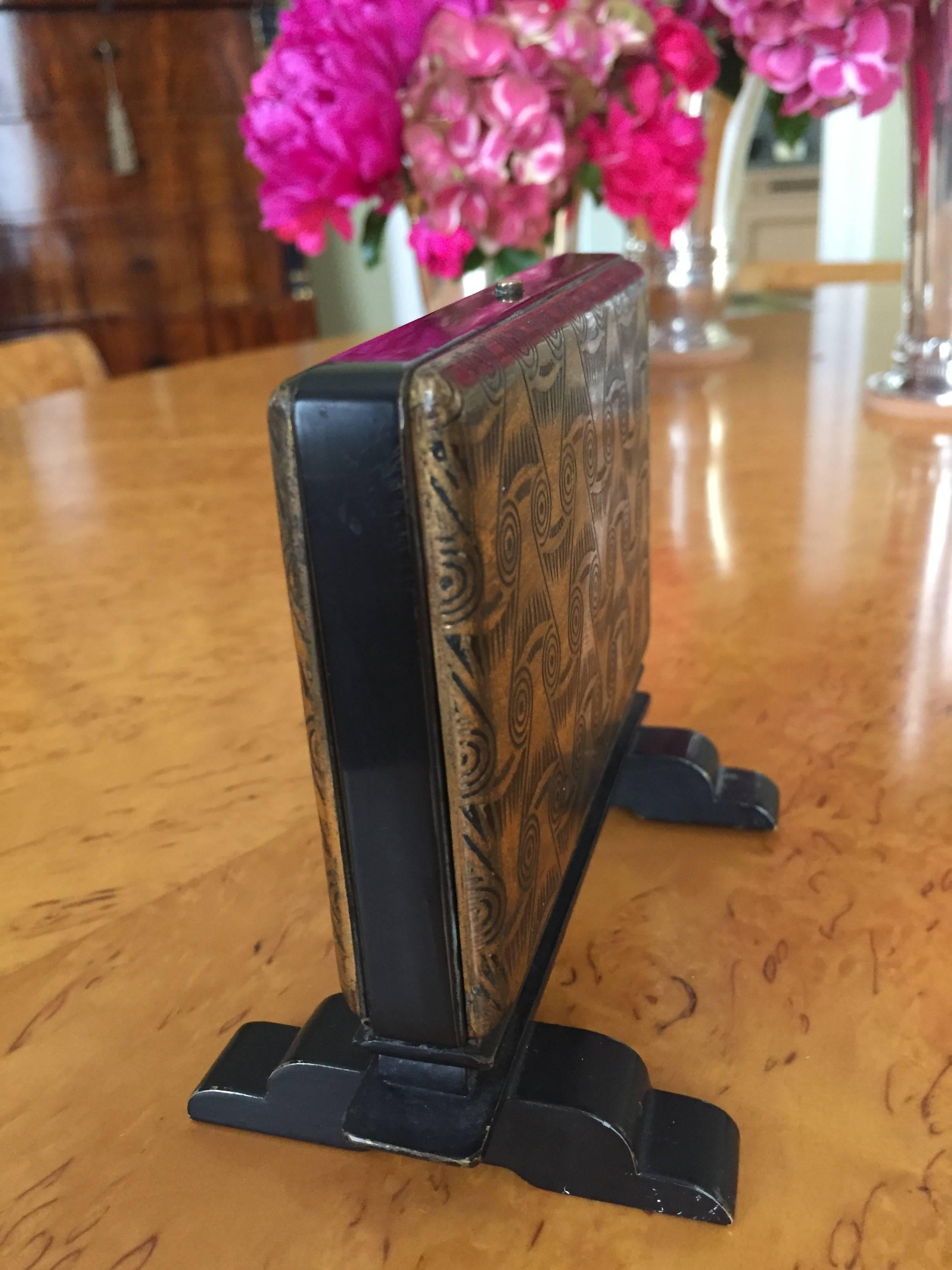 1930's Decorative Bronze Tabletop Cigarette Box In Excellent Condition In Cloverdale, CA