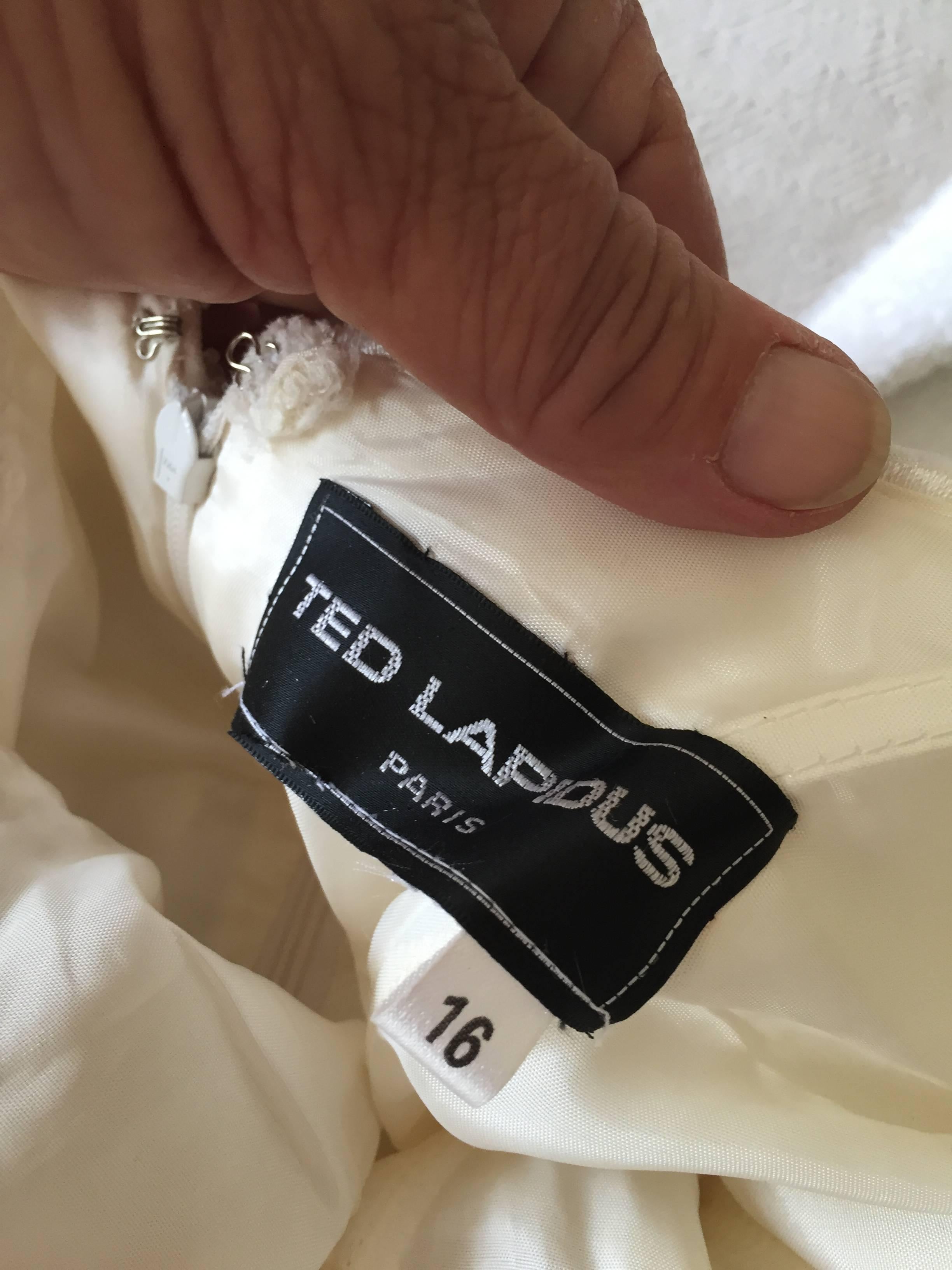 Ted Lapidus Paris Perlenbesetztes elfenbeinfarbenes schulterfreies Kleid im Angebot 3
