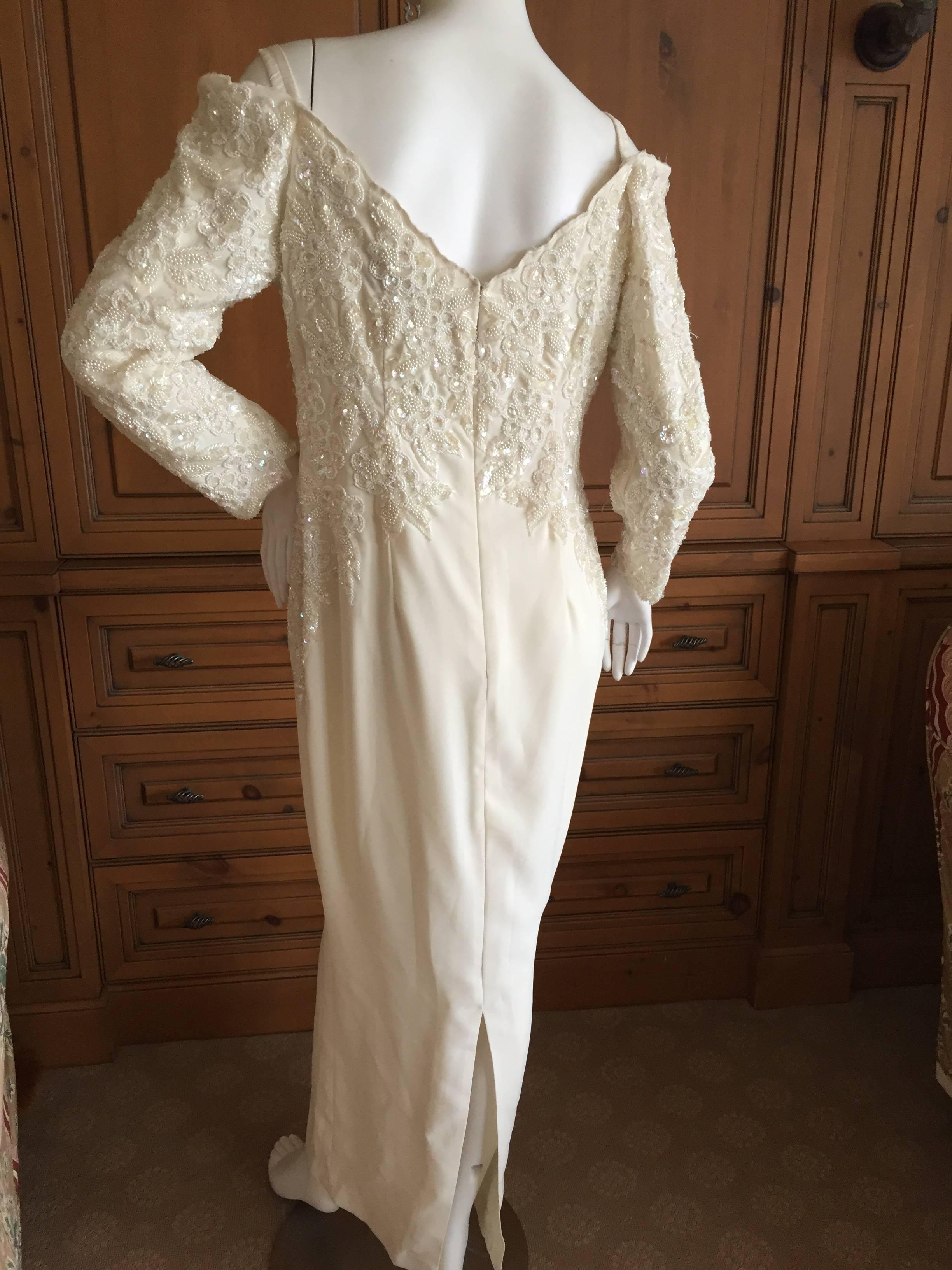 Ted Lapidus Paris Perlenbesetztes elfenbeinfarbenes schulterfreies Kleid im Angebot 1