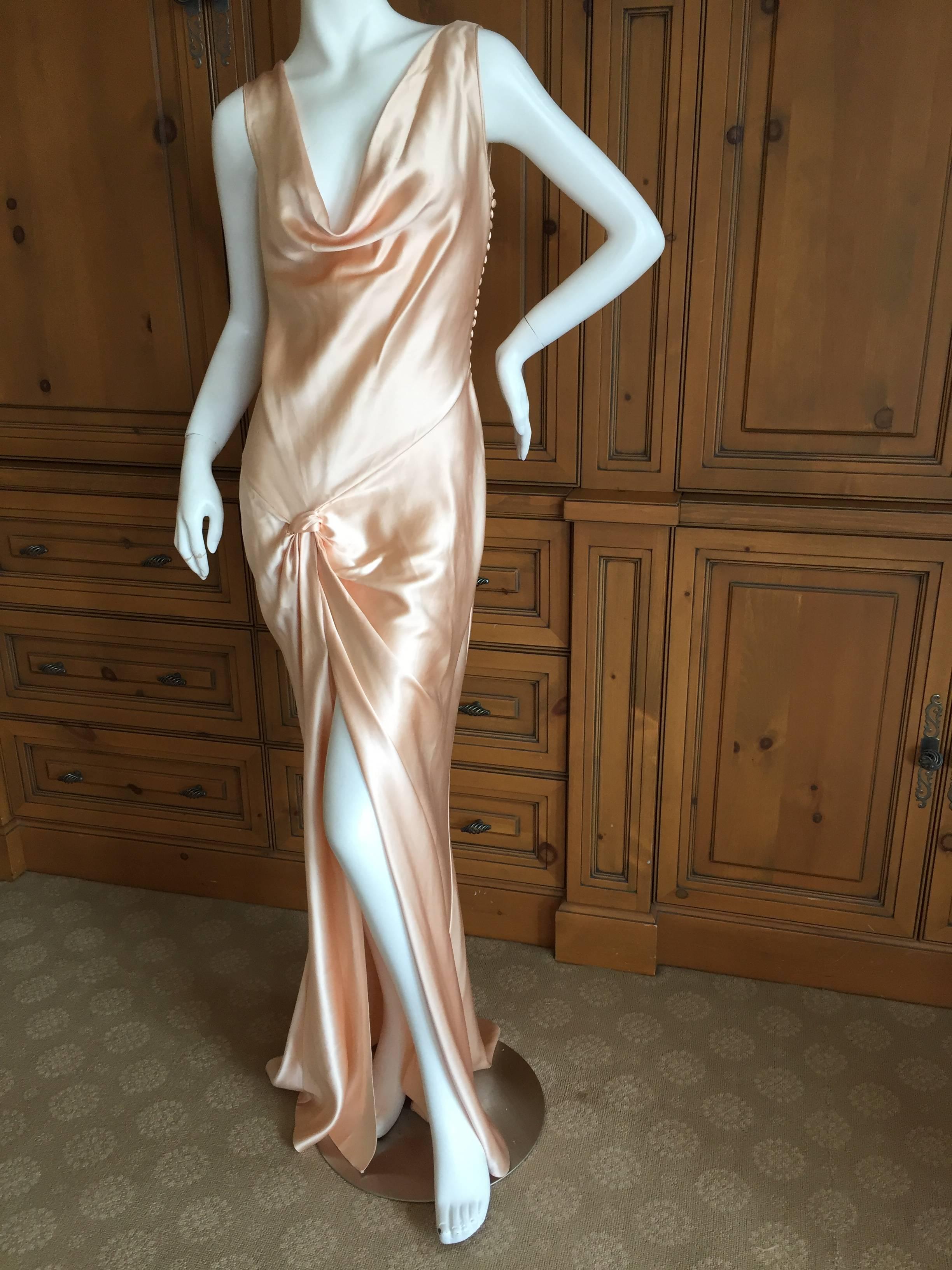 Christian Dior by John Galliano Vestido de corte sesgado en charmeuse de seda con detalles de perlas Beige
