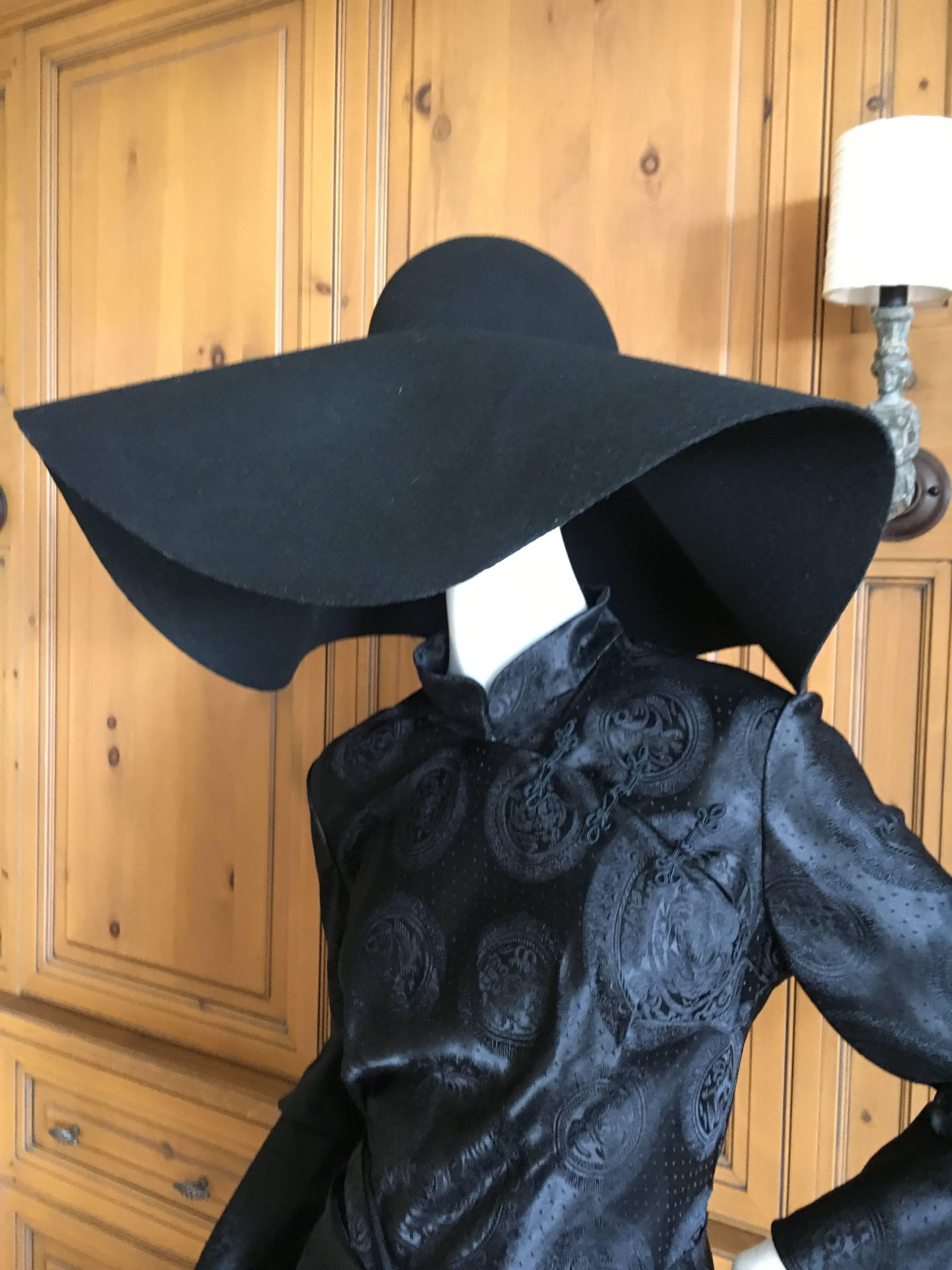 Brilliant large brim hat from Yves Saint Laurent Rive Gauche, new with tags.
Size 56