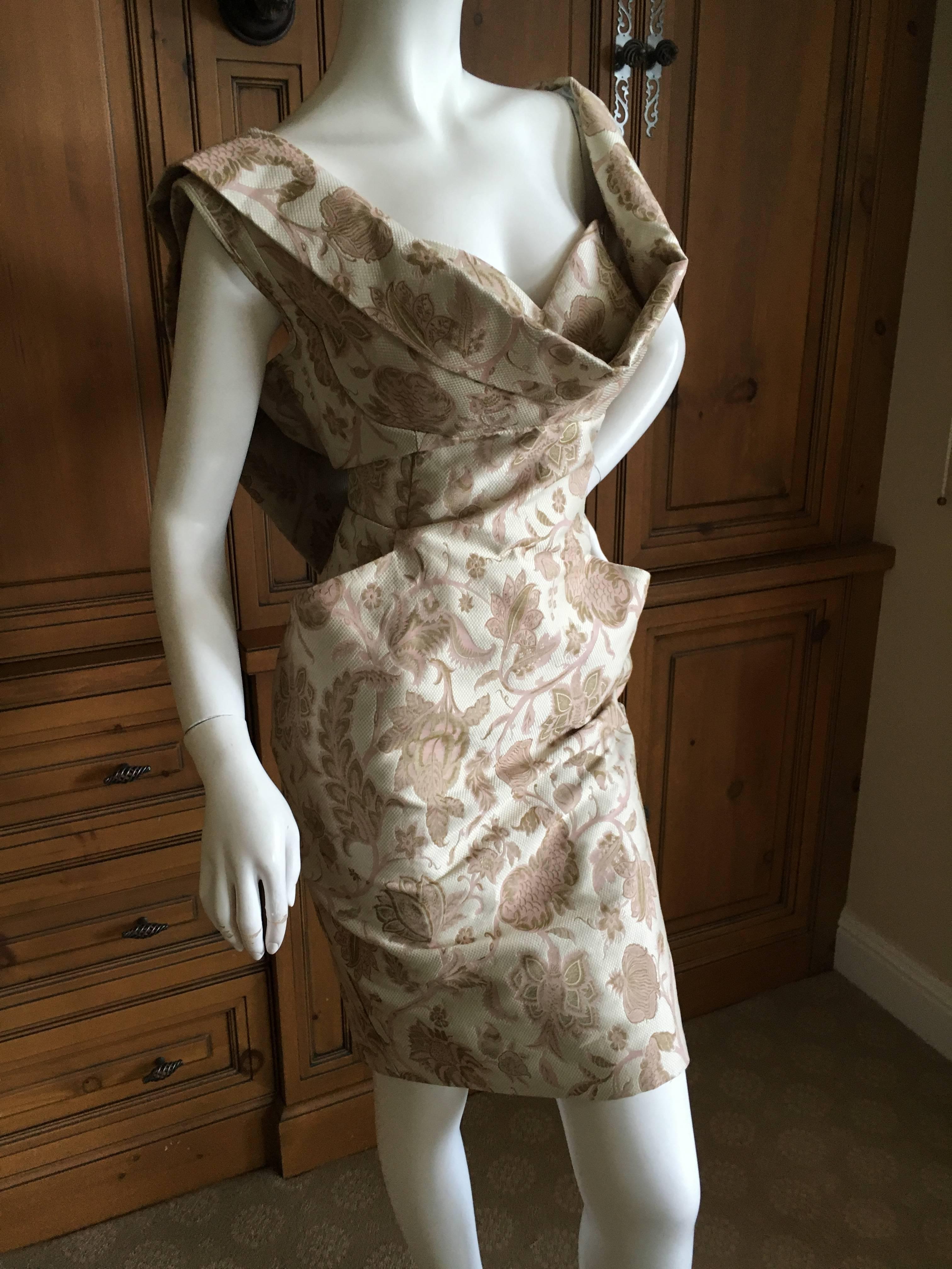 Vivienne Westwood Red Label Gold Jacquard Cocktail Dress.
Built un corset, this is so pretty.
Size 46 UK
Bust 38