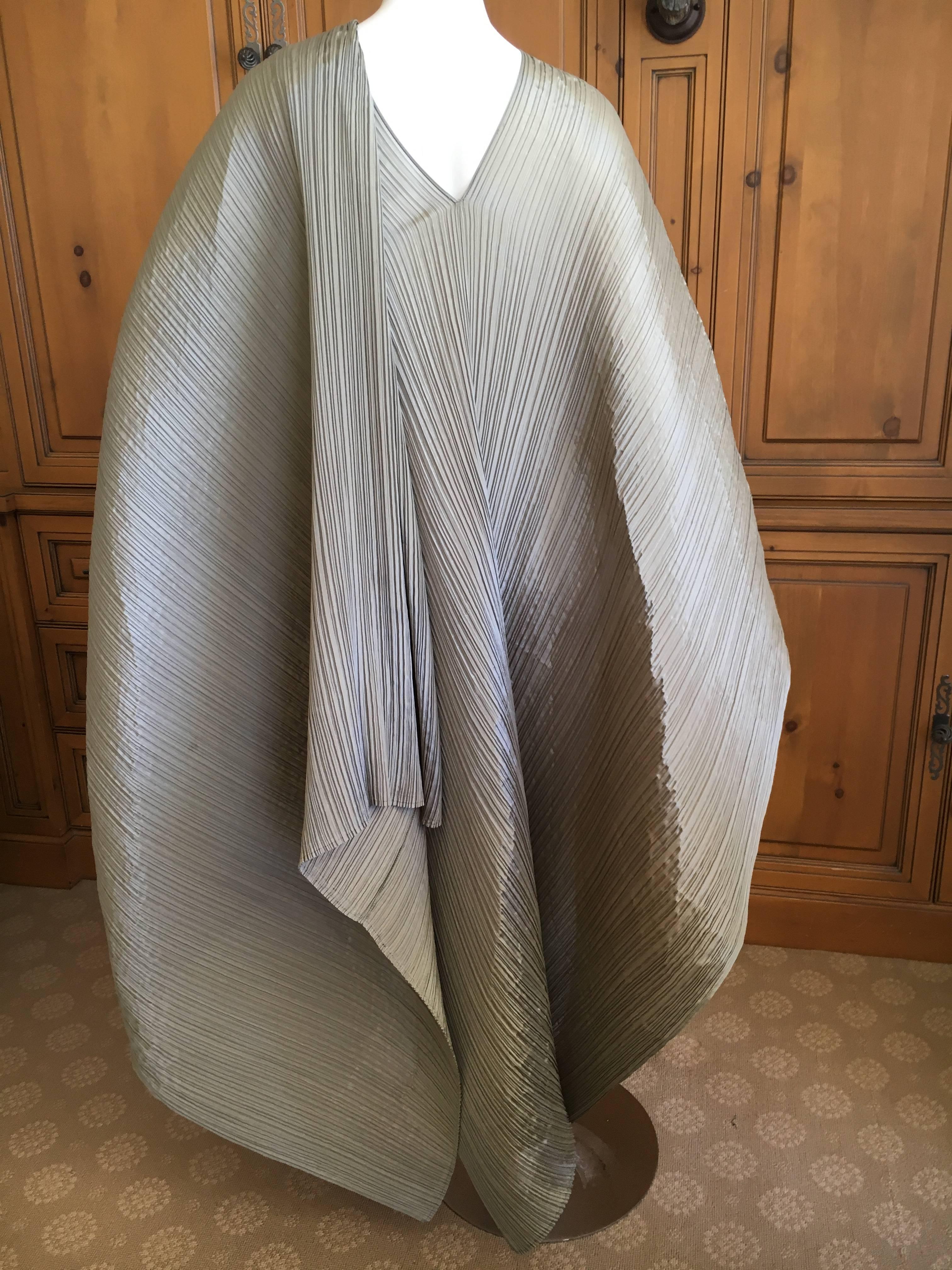 Issey Miyake Pleats Please Pewter Pleated Poncho In Excellent Condition In Cloverdale, CA