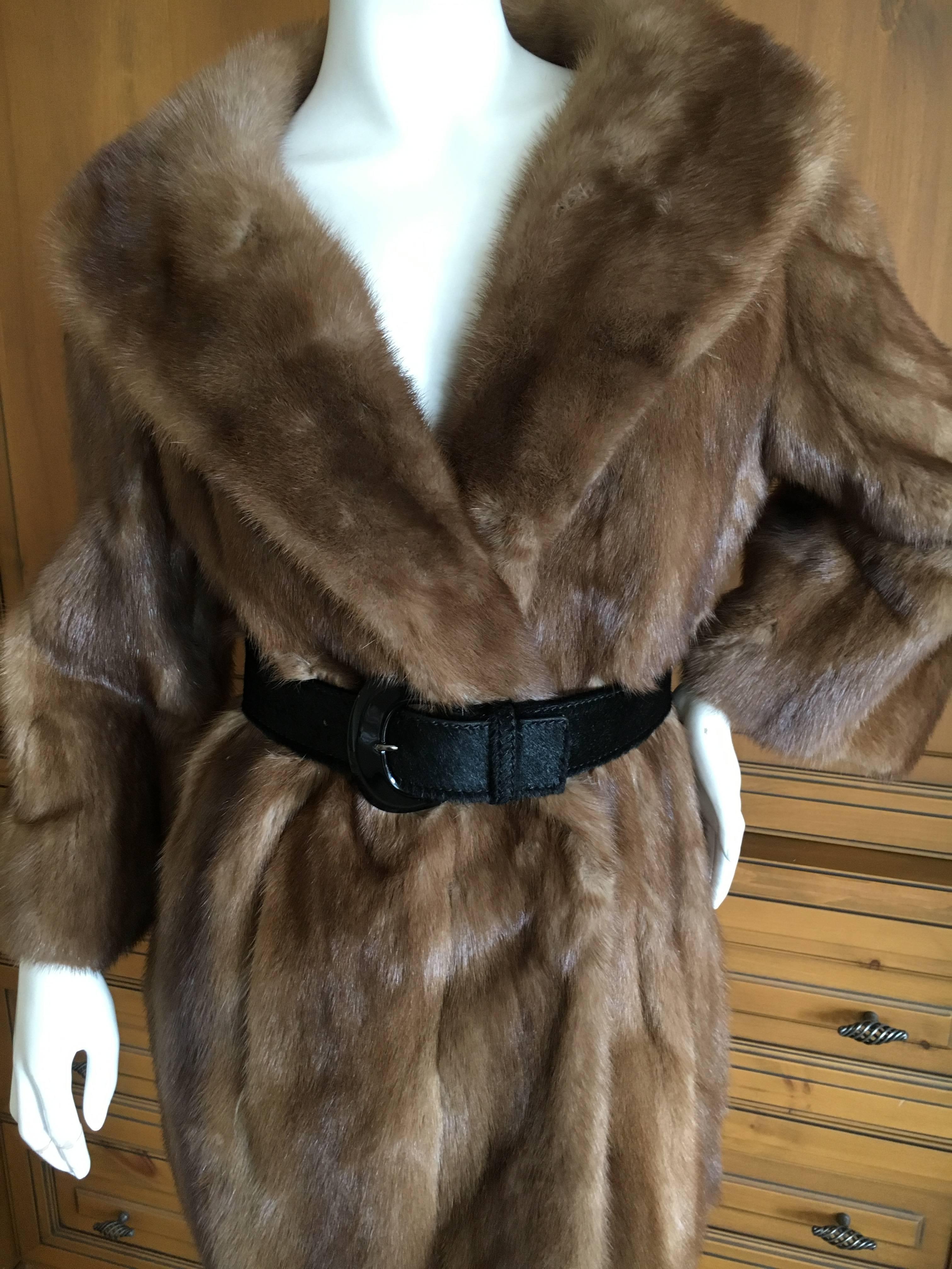 Schiaparelli Paris Luxurious Mink Fur Coat
Lined in signature Schiaparelli logo silk, this was purchased in Paris, and back in the day was the finest Paris fashion.
Great pre owned Condition, no issues.
Belt for styling only, not included.
Bust