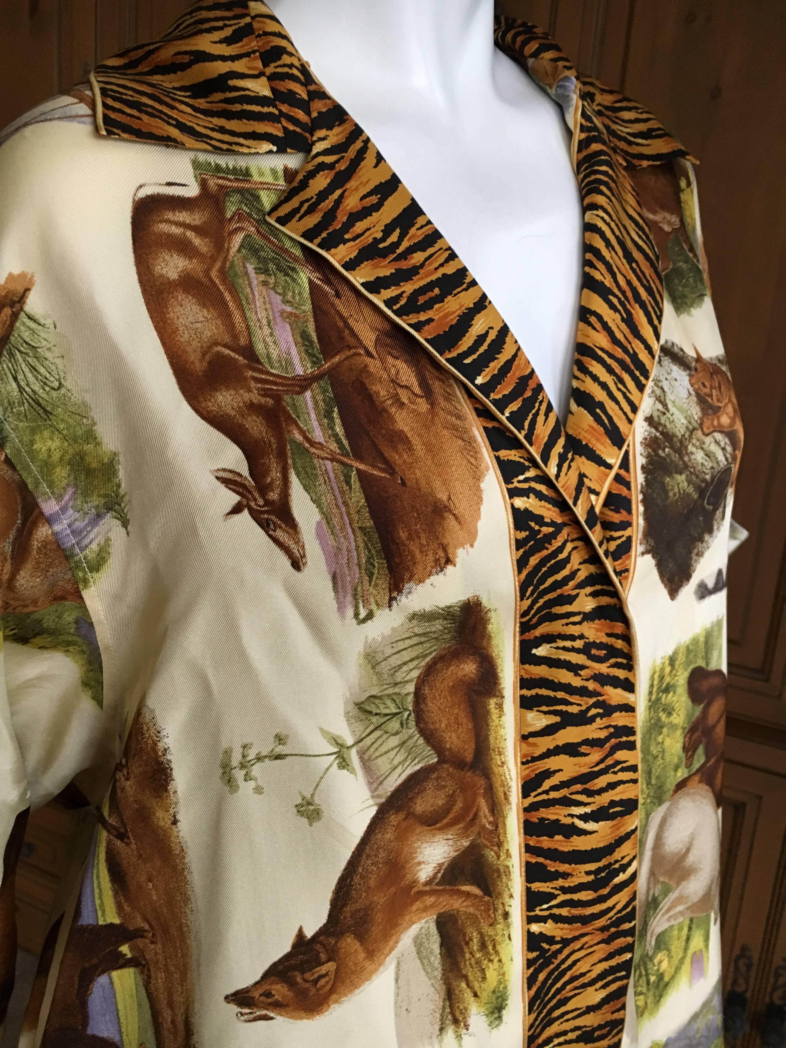 Gucci Animal Print Scarf Silk Vintage Blouse with GG Cufflinks.
 This is a sensational piece, in mint condition.
It's a great size and could be worn by a man or lady.
 Size 44 
Bust 44" 
Waist 44"
 Length 32"
Sleeve 23"
