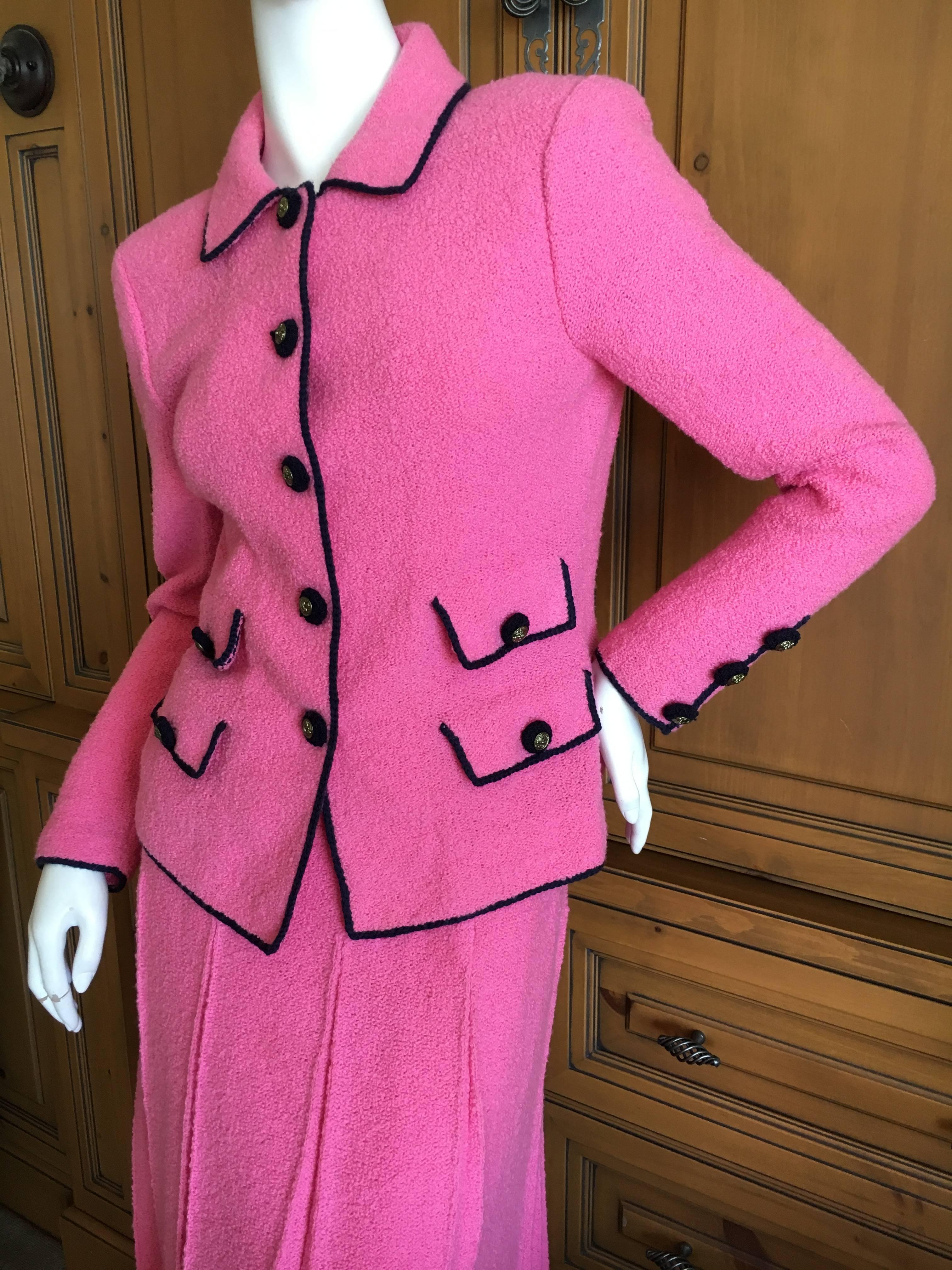 Wonderful knit suit from Adolfo for Saks Fifth Avenue, 1982.
Adolfo's suits were made so beautifully, the attention to detail ,many finishes done by hand.
There is a lot of stretch, it is a knit.
Bust 40