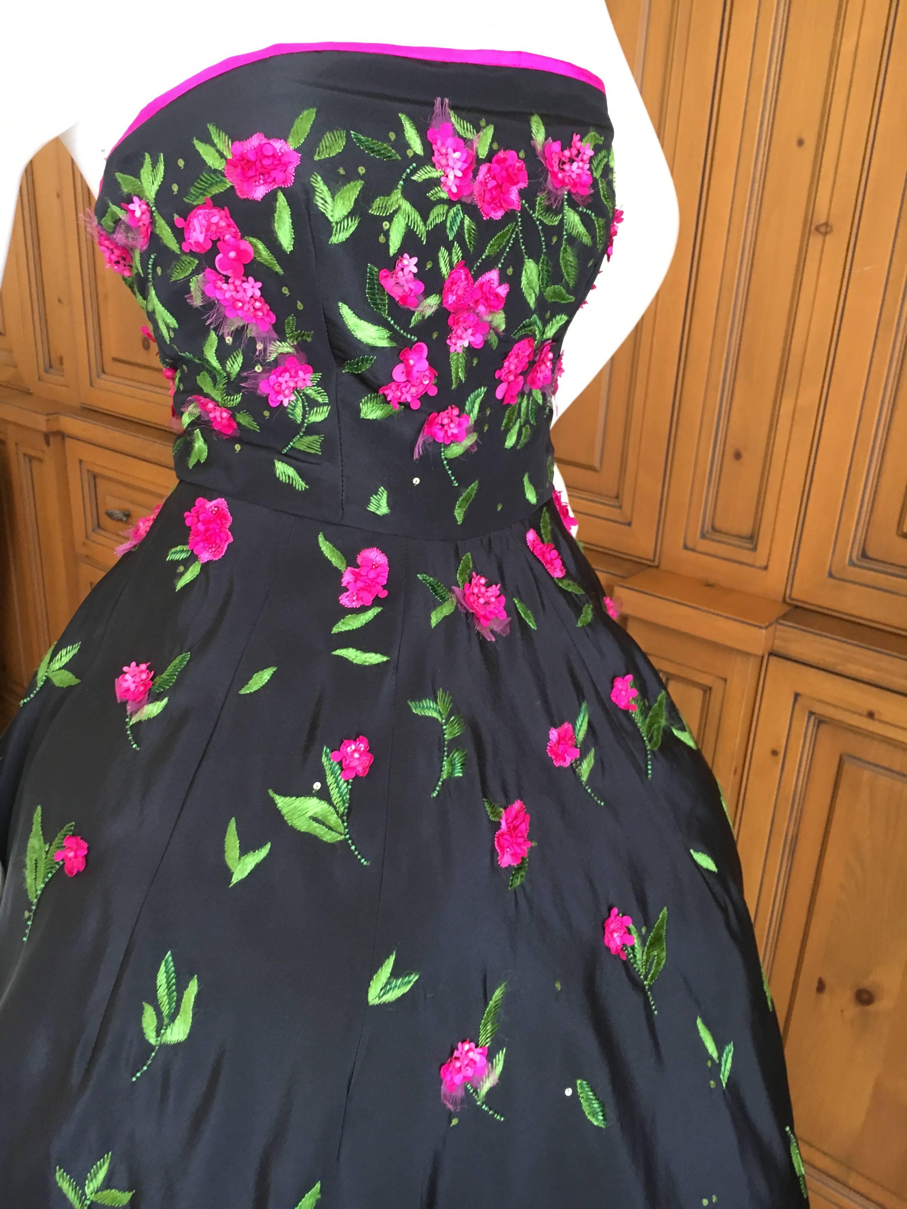 Oscar de la Renta Black Evening Gown with Floral  Embroidery In Excellent Condition In Cloverdale, CA