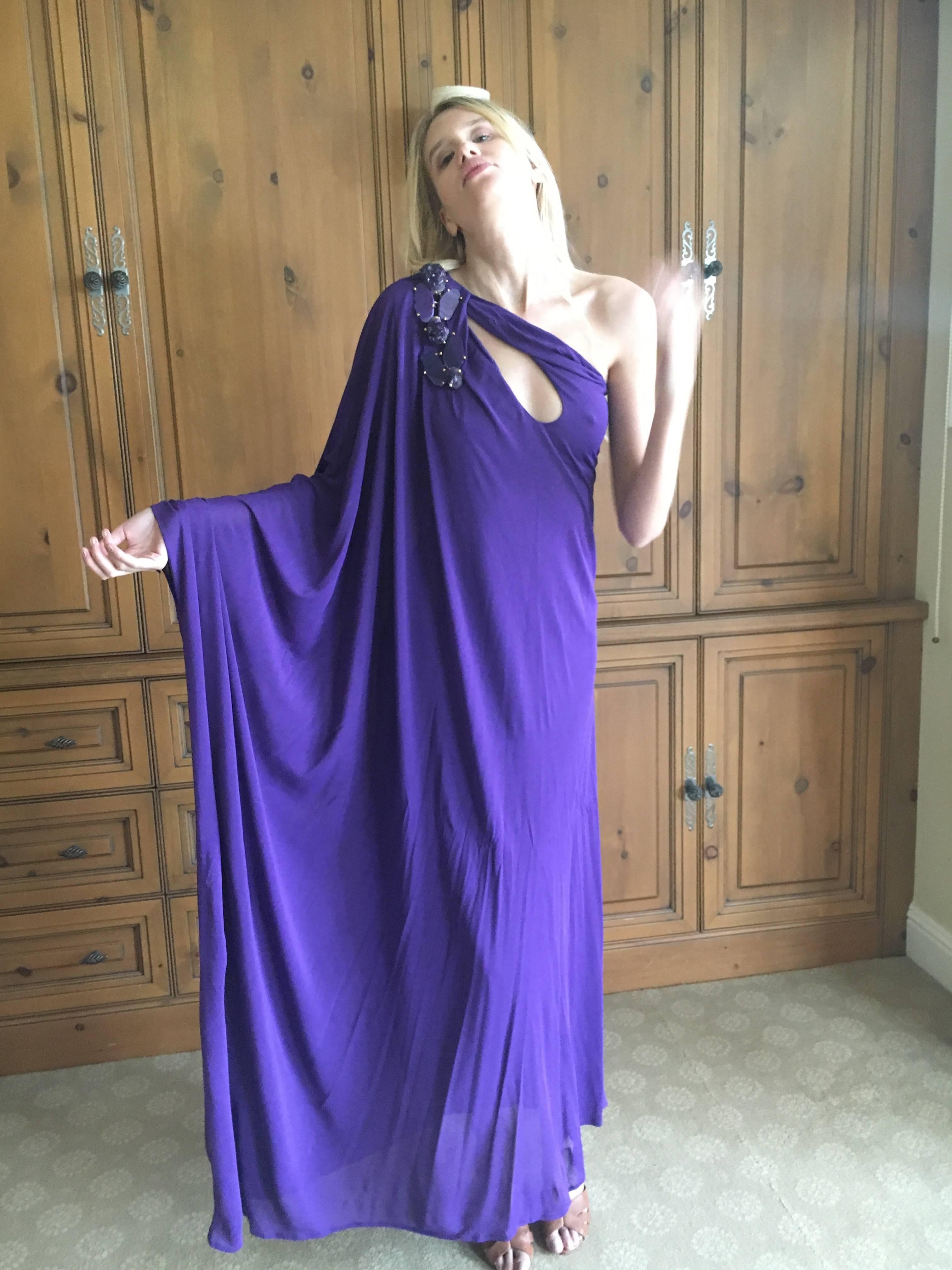 Gucci One Shoulder Purple Evening Dress with Grand Detachable Agate Stone Pin In Good Condition For Sale In Cloverdale, CA