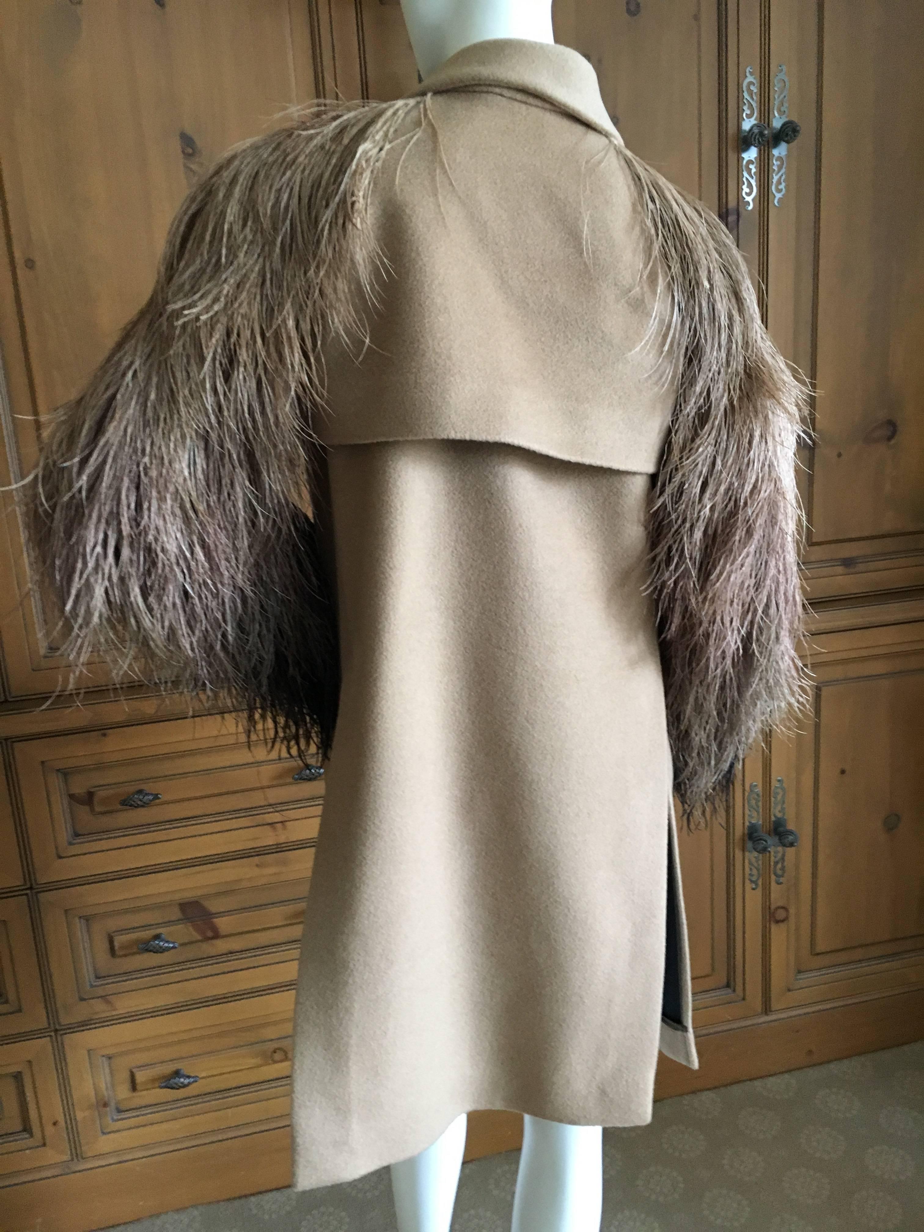 Gucci Luxurious Cashmere Coat with Ombre Feather Sleeves Size 38 For Sale 4