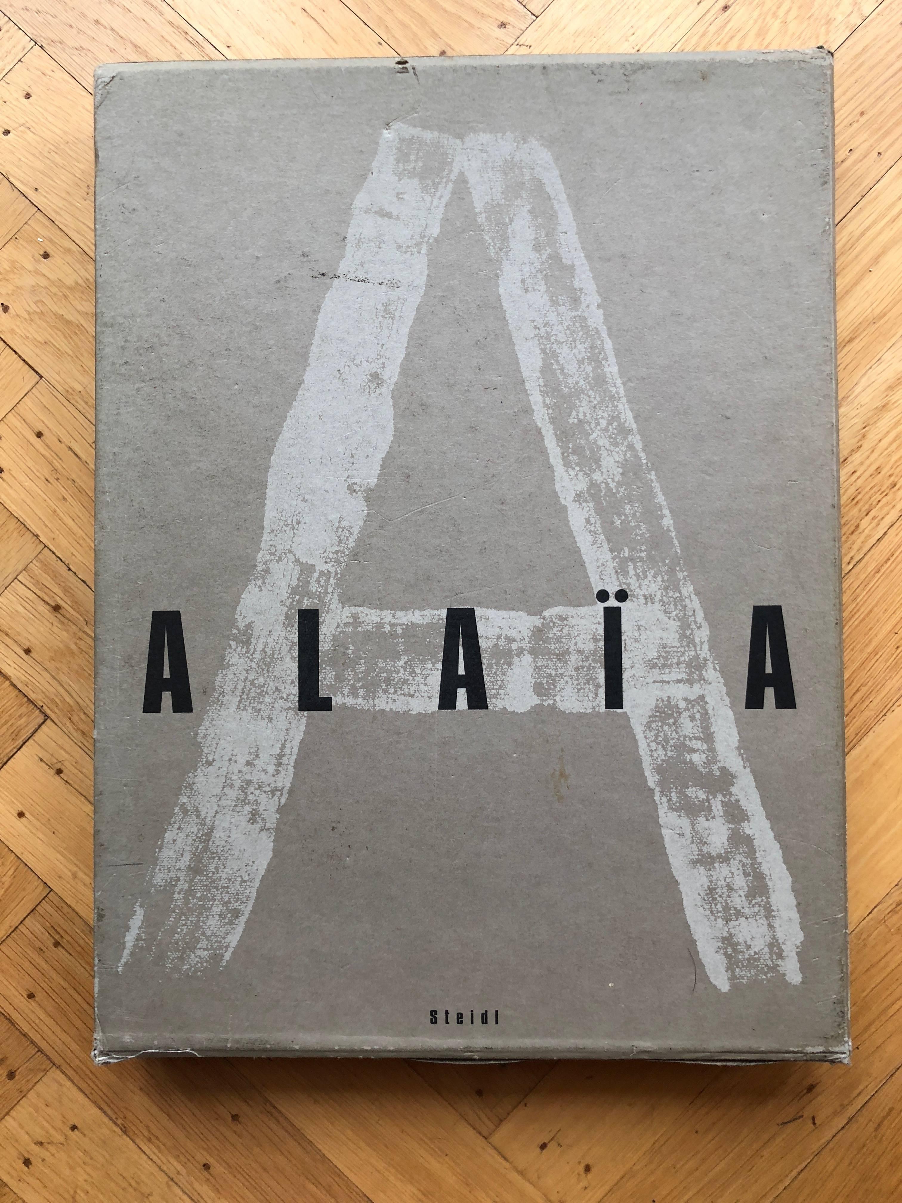 This huge and unusual book-object was first conceived in 1987. Alaa has invited his personal friends and his photographers to a party-a party that only takes place in this book. The guests tell stories about life, love, children, and of course the