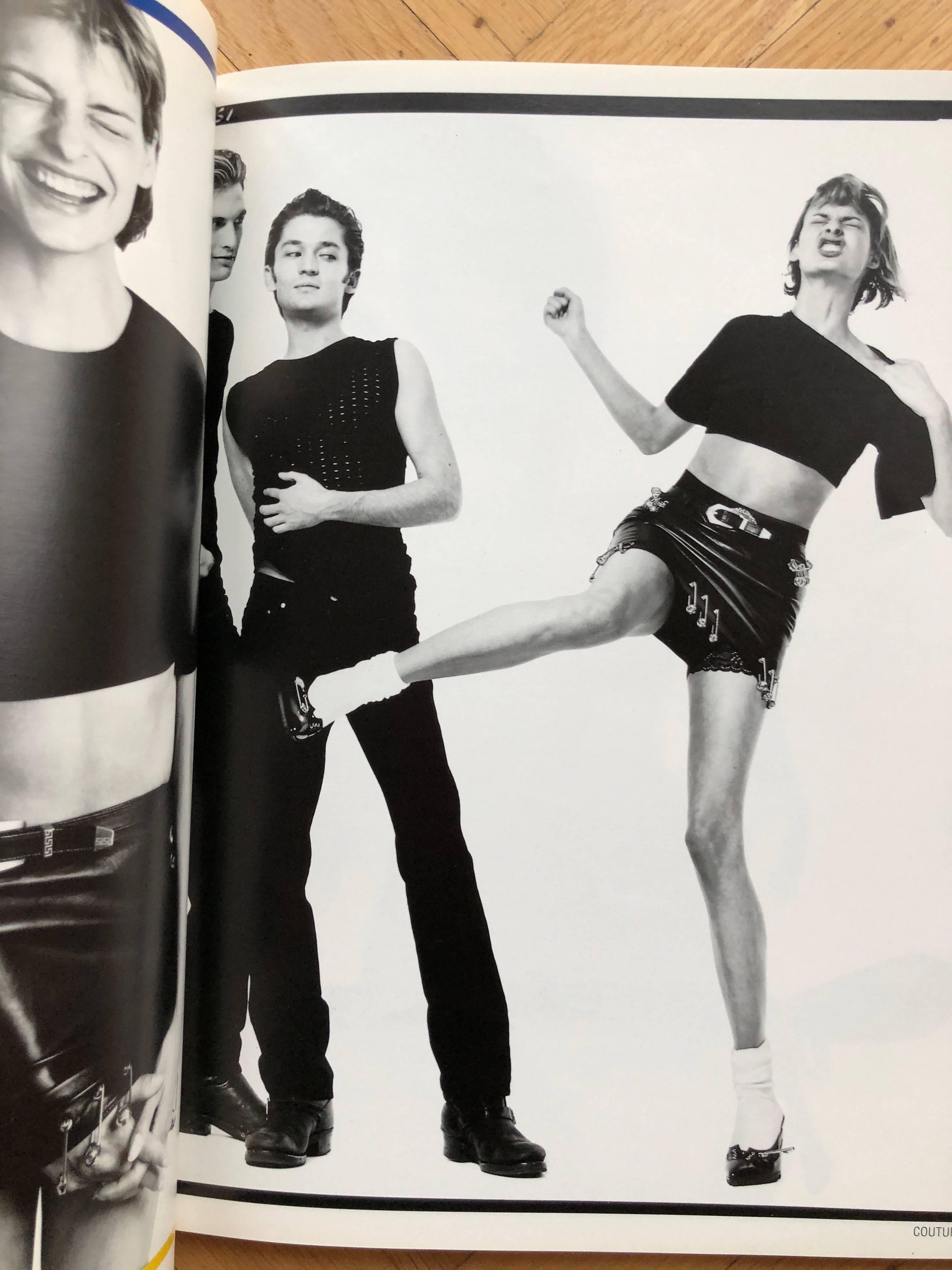 Gianni Versace Catalogue Book No 26 Richard Avedon 1994 Safety Pin Supermodels For Sale 2
