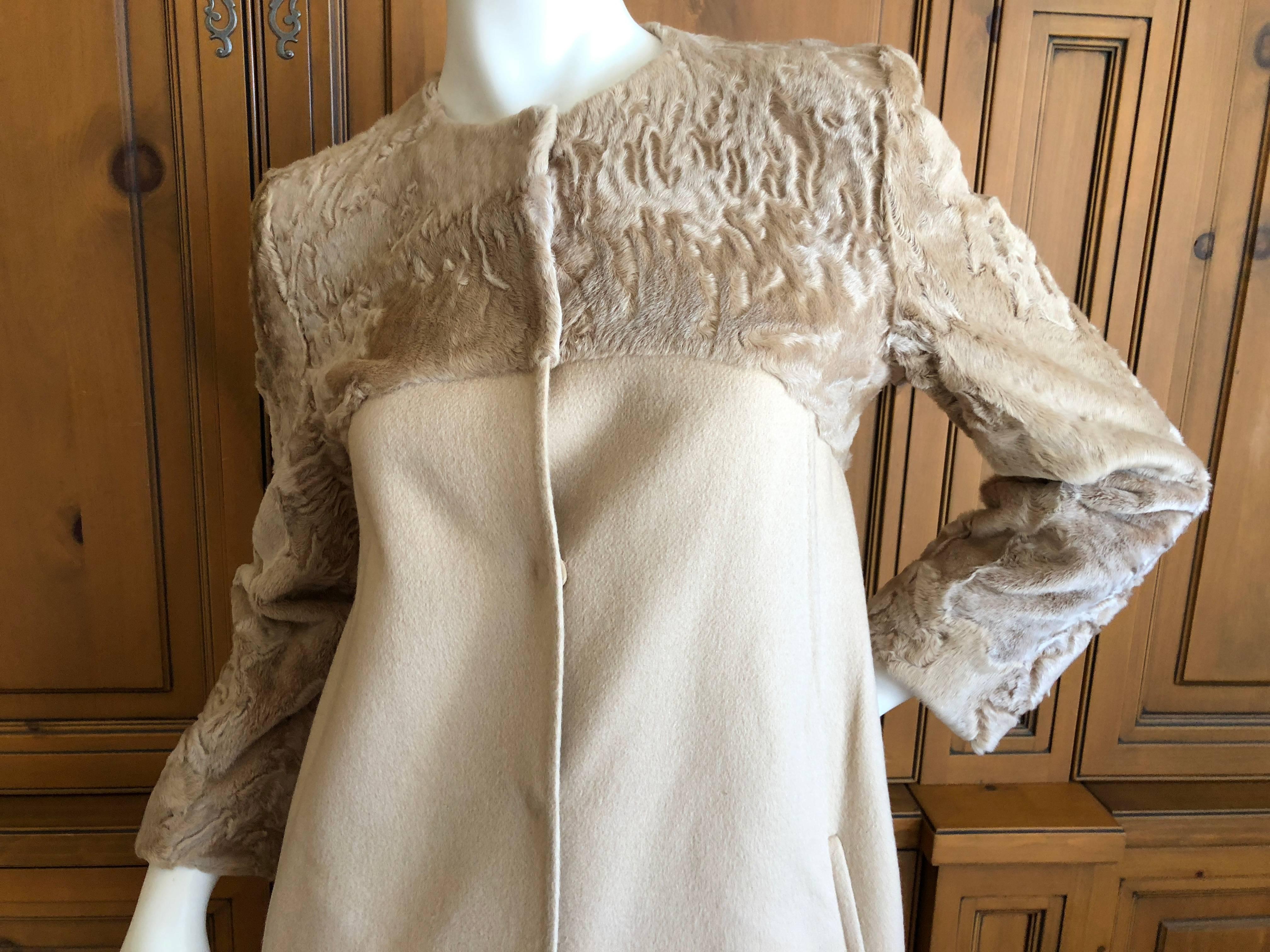Fendi Elegant Pure Cashmere Coat with Broadtail Lamb Fur Trim by Lagerfeld In Excellent Condition For Sale In Cloverdale, CA