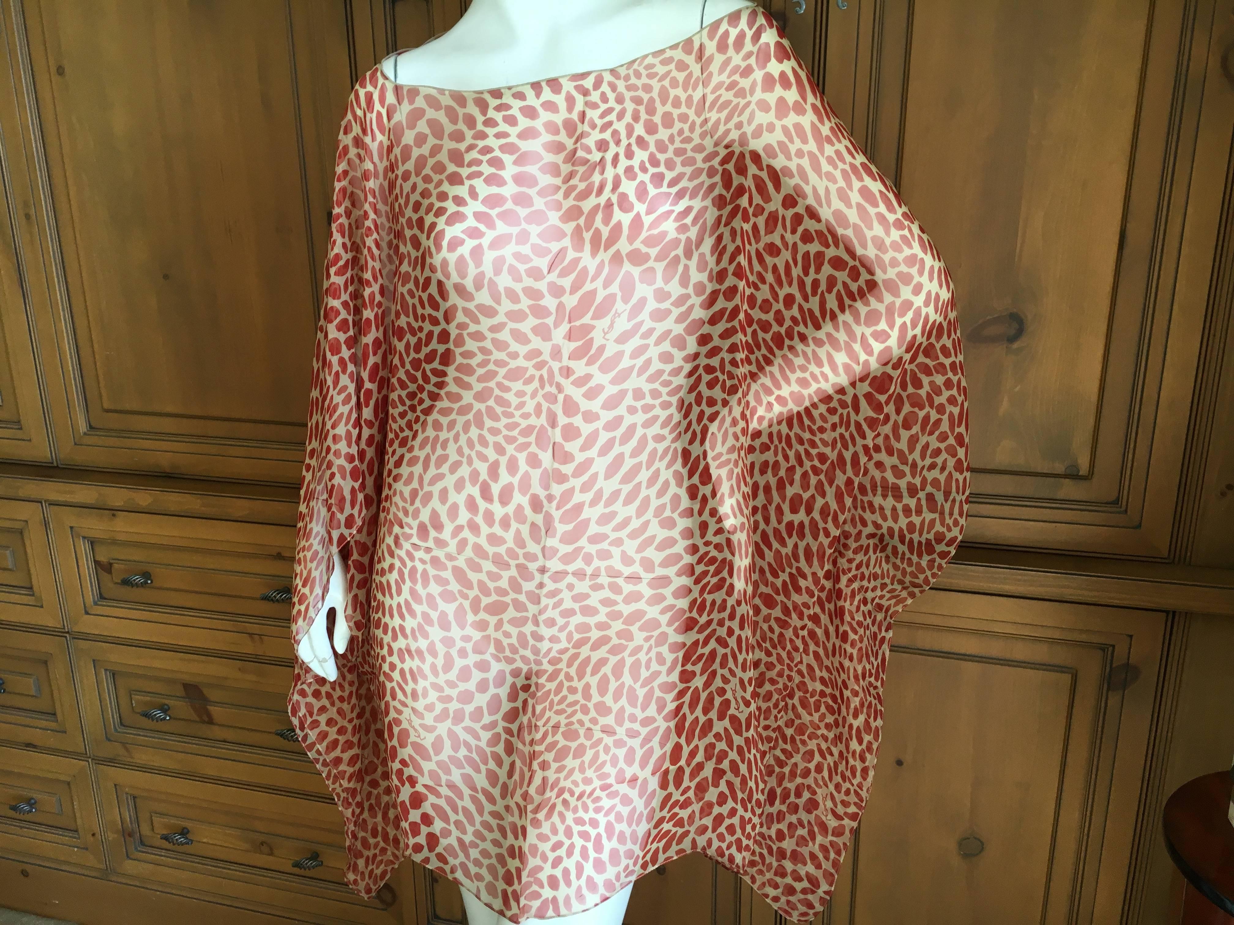 Yves Saint Laurent Rive Gauche Sheer Silk Lips Print Poncho In Excellent Condition In Cloverdale, CA