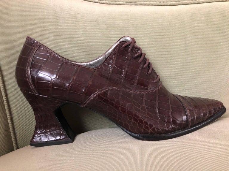 Susan Bennis Warren Edwards Vintage Brown Alligator Pumps For Sale at 1stdibs