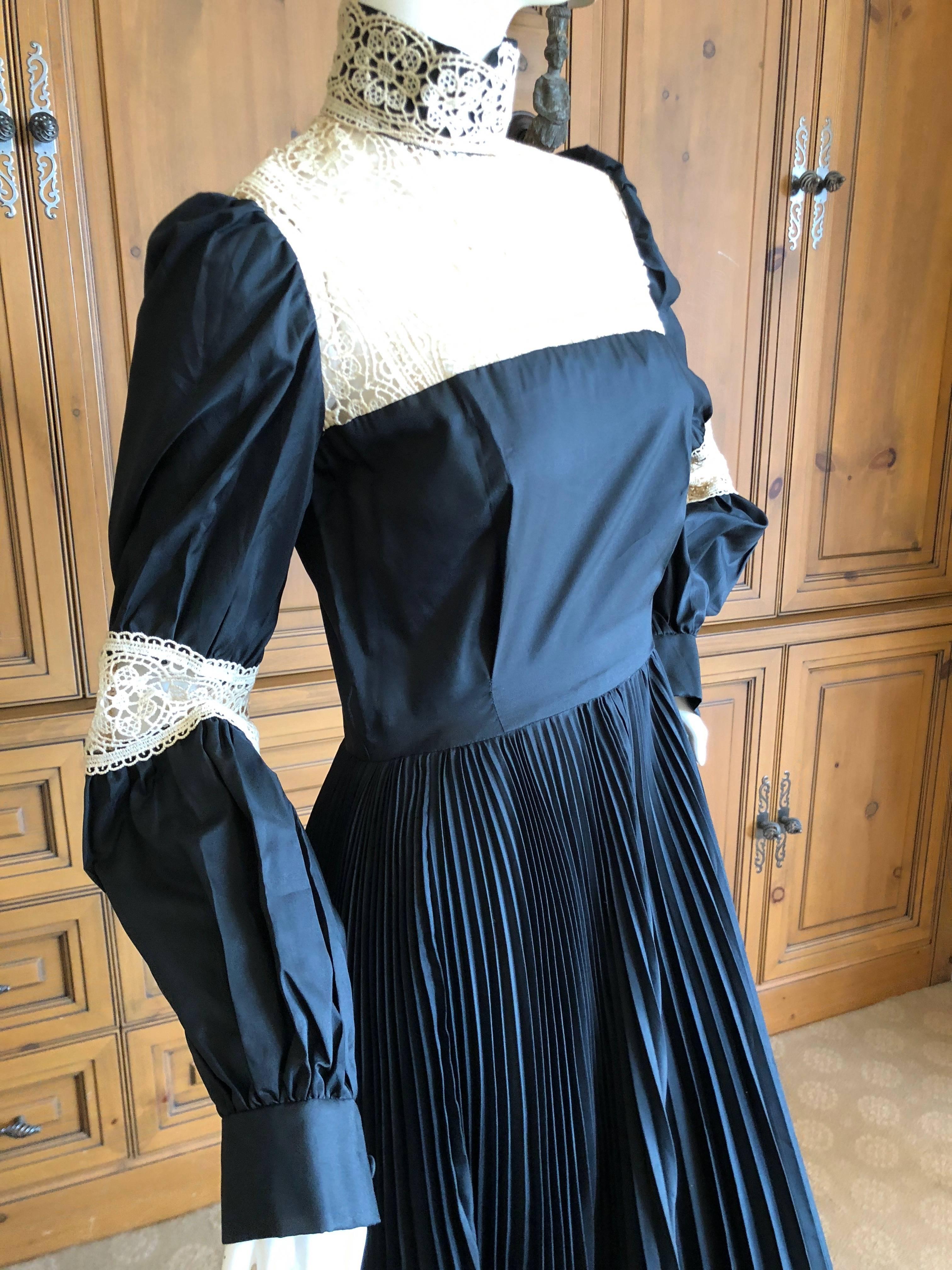 Cardinali Black Taffeta Lace Trimmed Peasant Prairie Dress, Fall 1972 In Good Condition For Sale In Cloverdale, CA