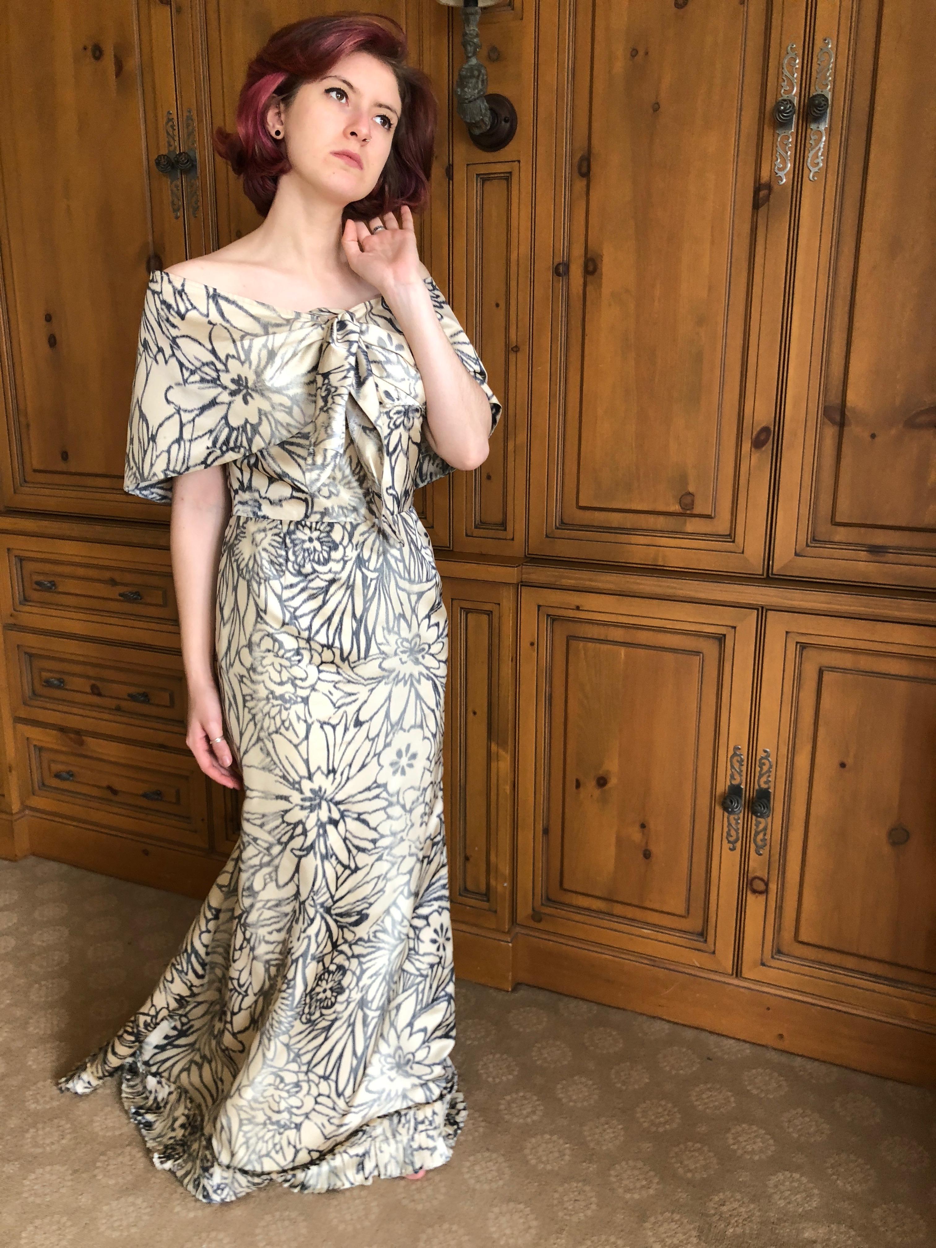 Oscar de la Renta for Bergdorf Goodman Strapless Silk Evening Dress with Shawl For Sale 7
