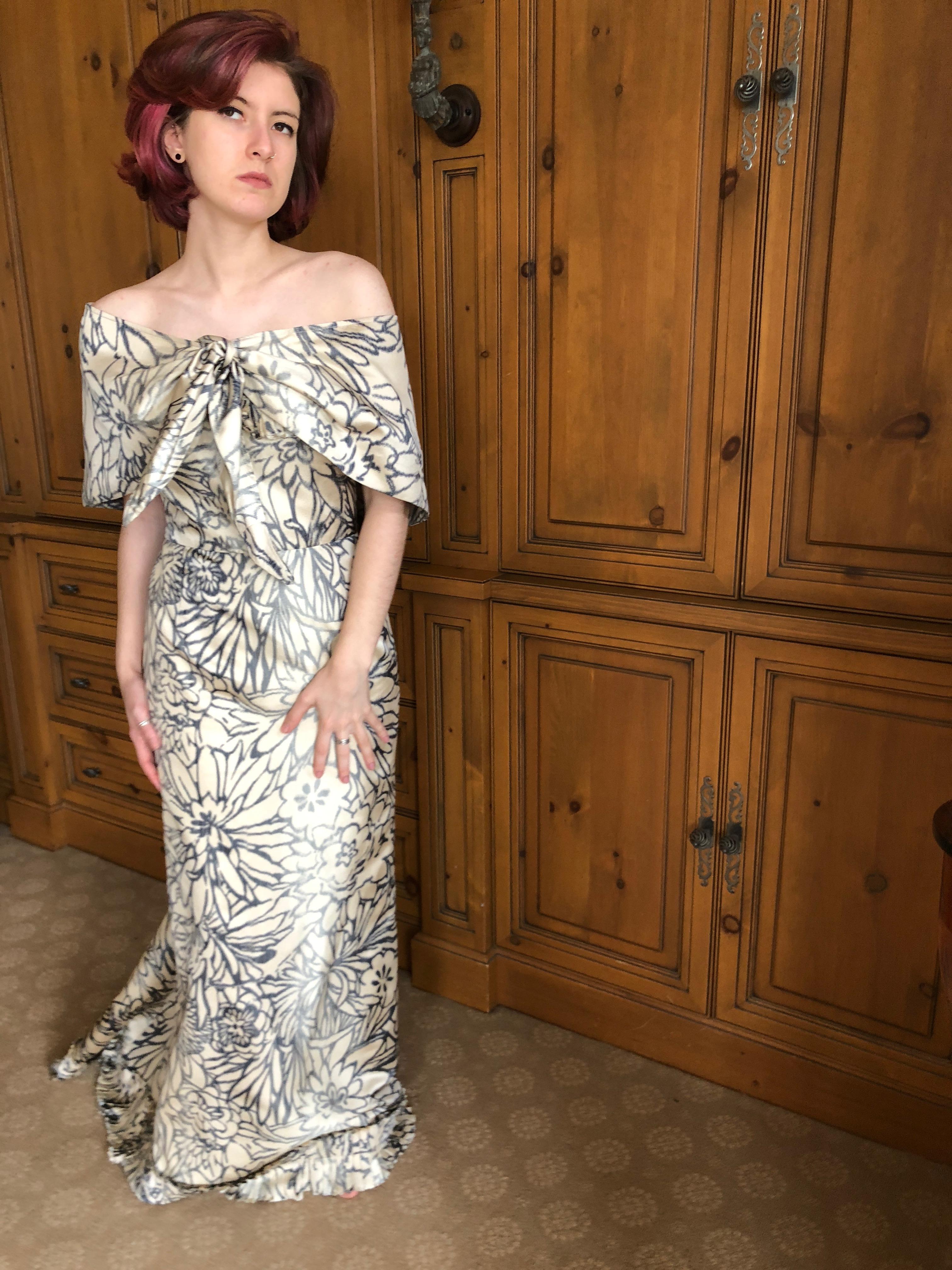 Oscar de la Renta for Bergdorf Goodman Strapless Silk Evening Dress with Shawl For Sale 8