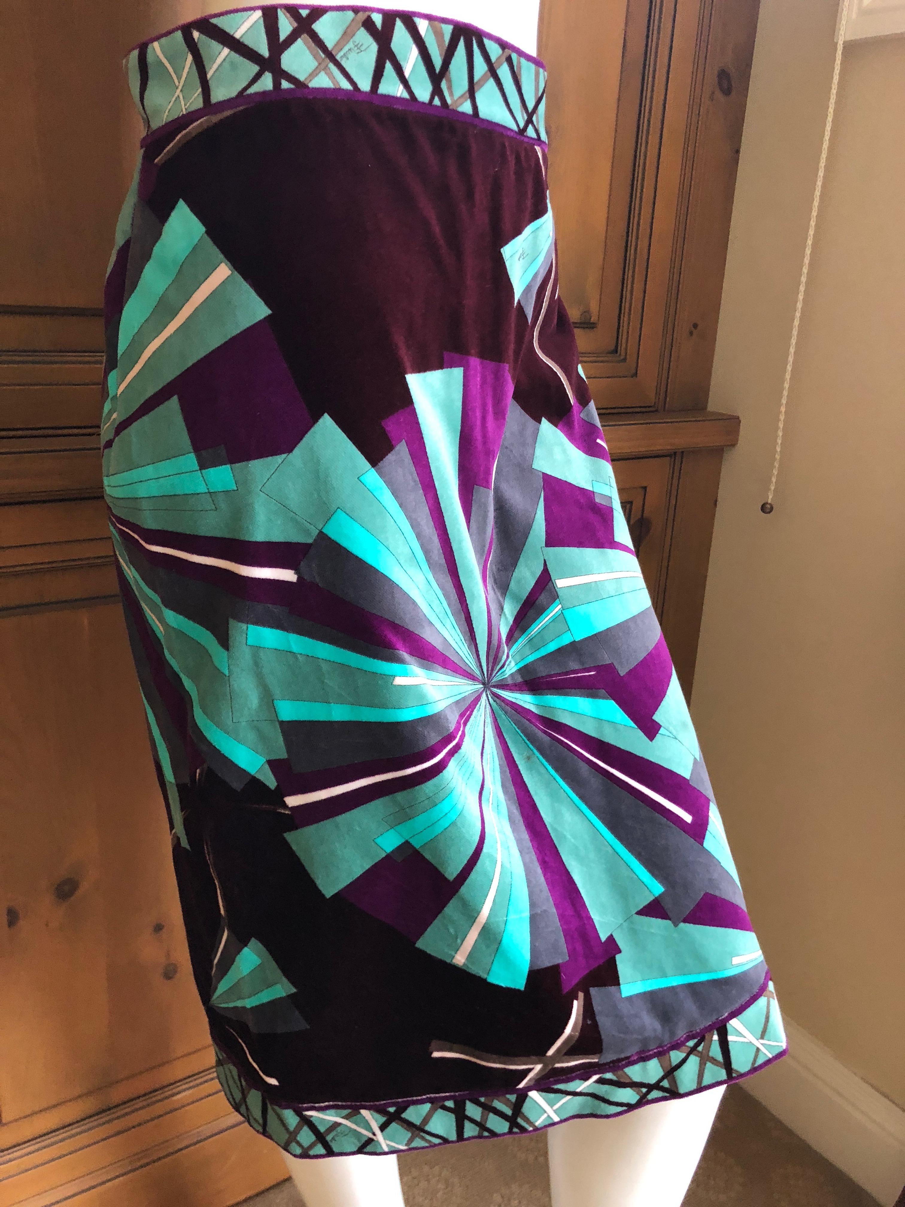 Emilio Pucci Vintage Velvet  Skirt Size 44 In Excellent Condition For Sale In Cloverdale, CA