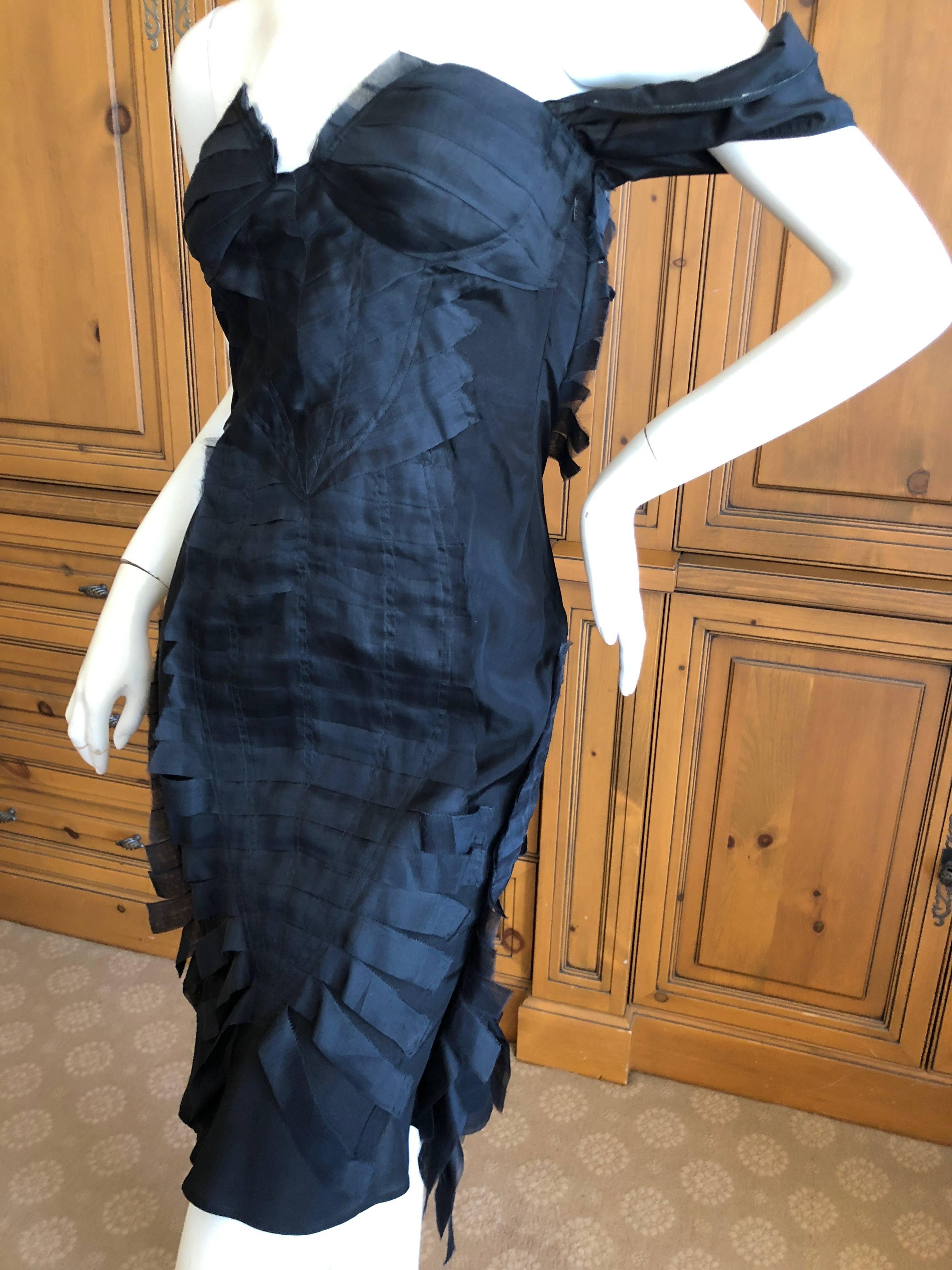 Gucci by Tom Ford Little Black Dress, 2004  In Excellent Condition For Sale In Cloverdale, CA