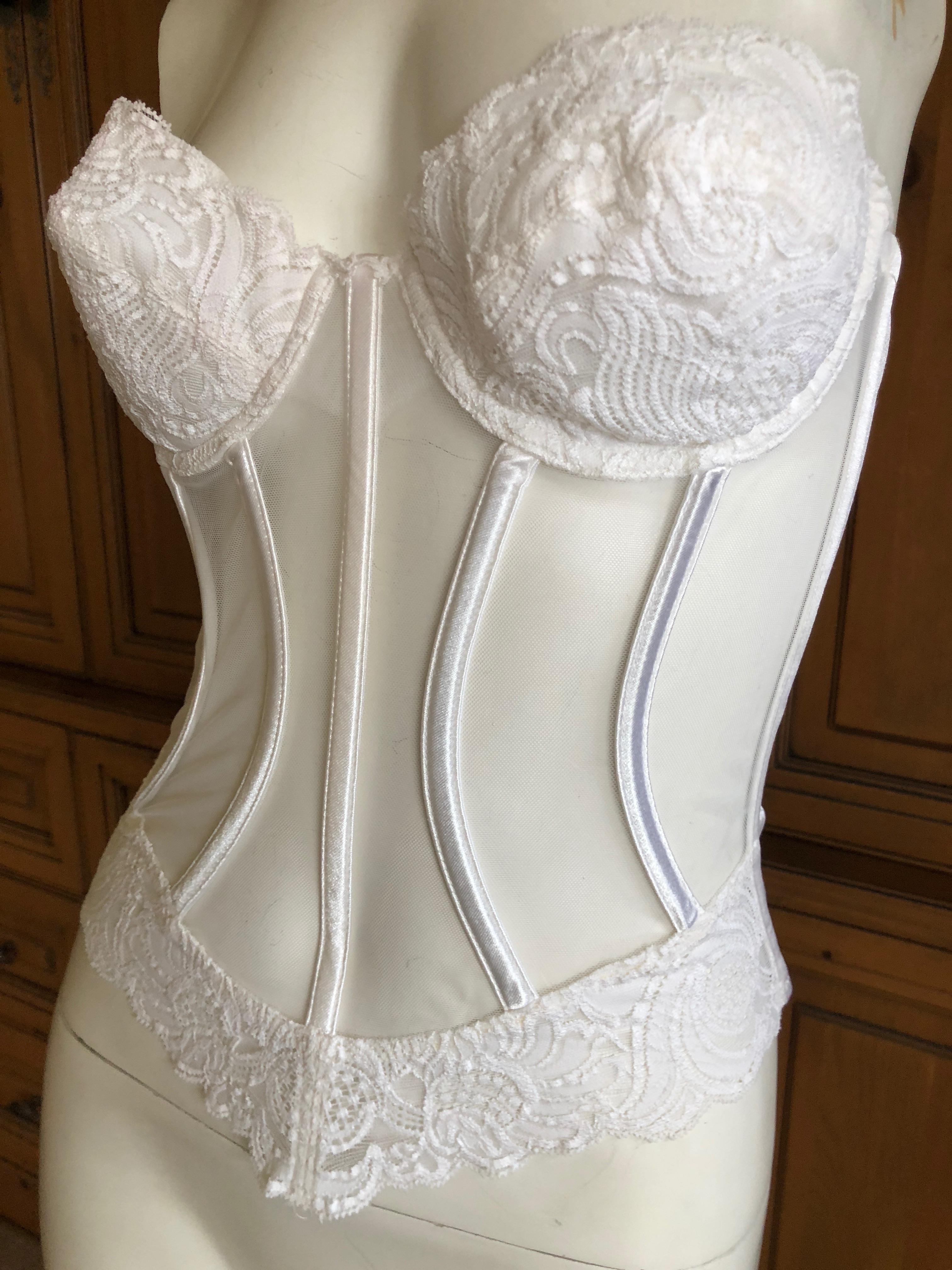 Christian Dior Vintage White Lace Lingerie Corset 34C In Excellent Condition For Sale In Cloverdale, CA