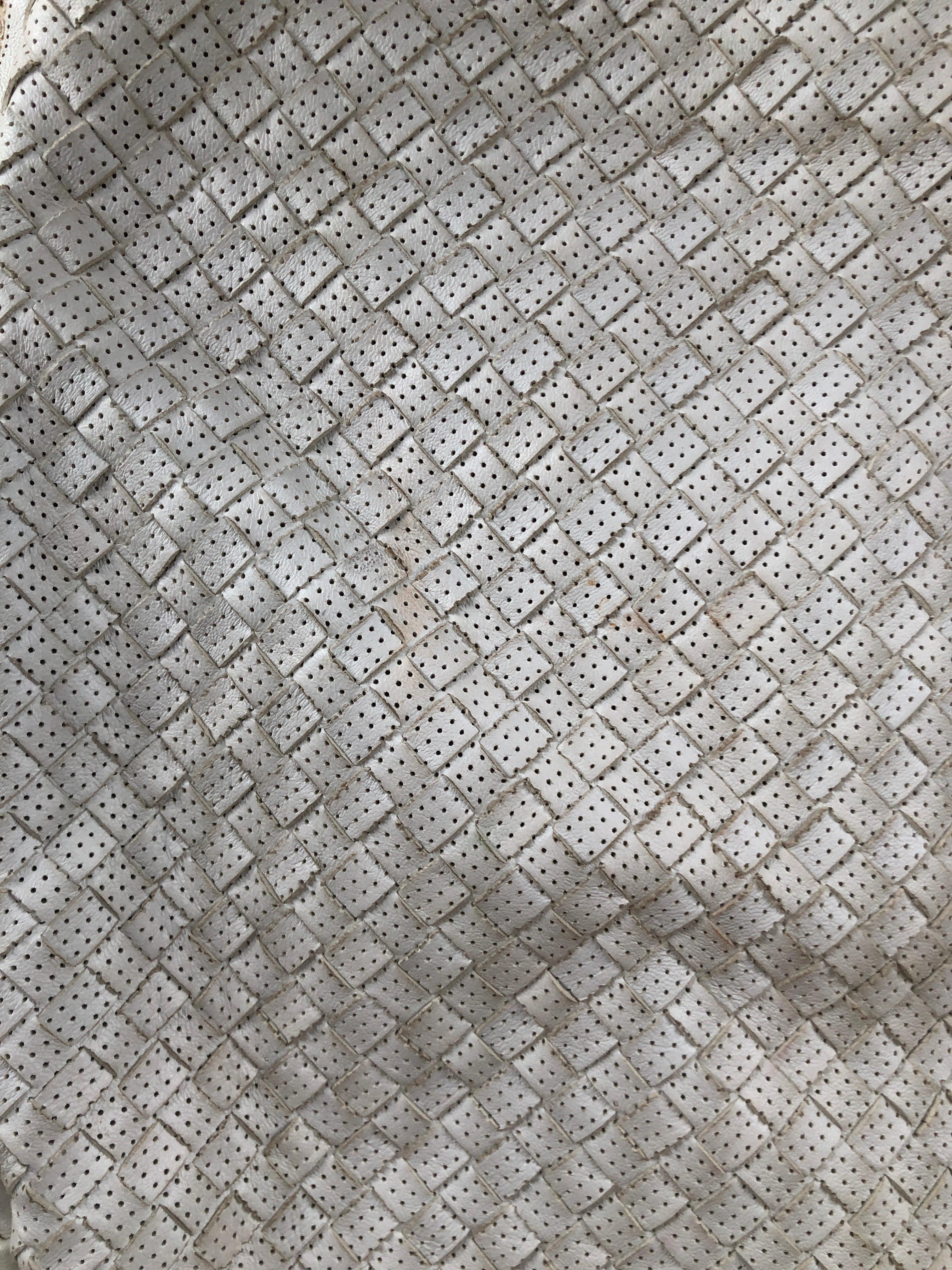 Bottega Veneta Intreccio Perforated White Leather Hobo with Ruffle Edge  For Sale 1