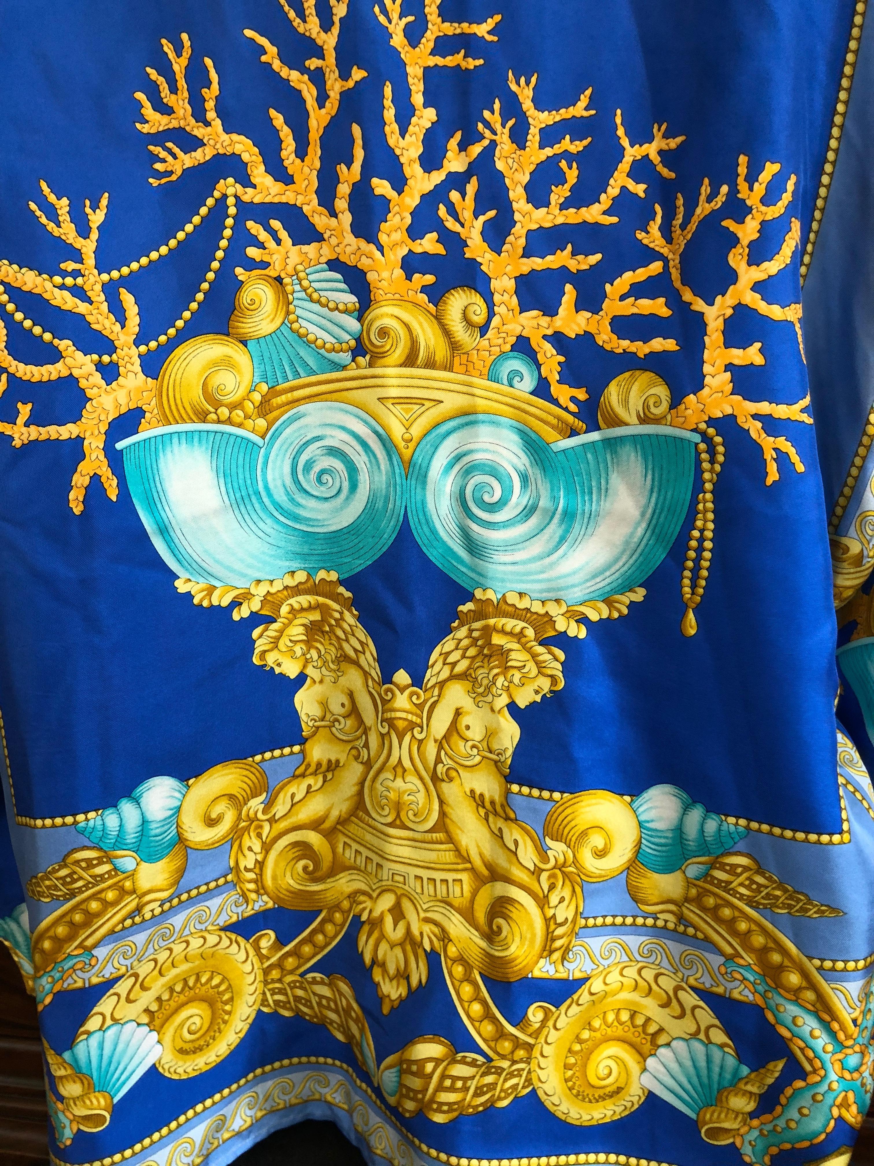 V2 Gianni Versace 1998 Rare Iconic Mens Sea Shell Baroque Siren 100% Silk Shirt  In Excellent Condition For Sale In Cloverdale, CA