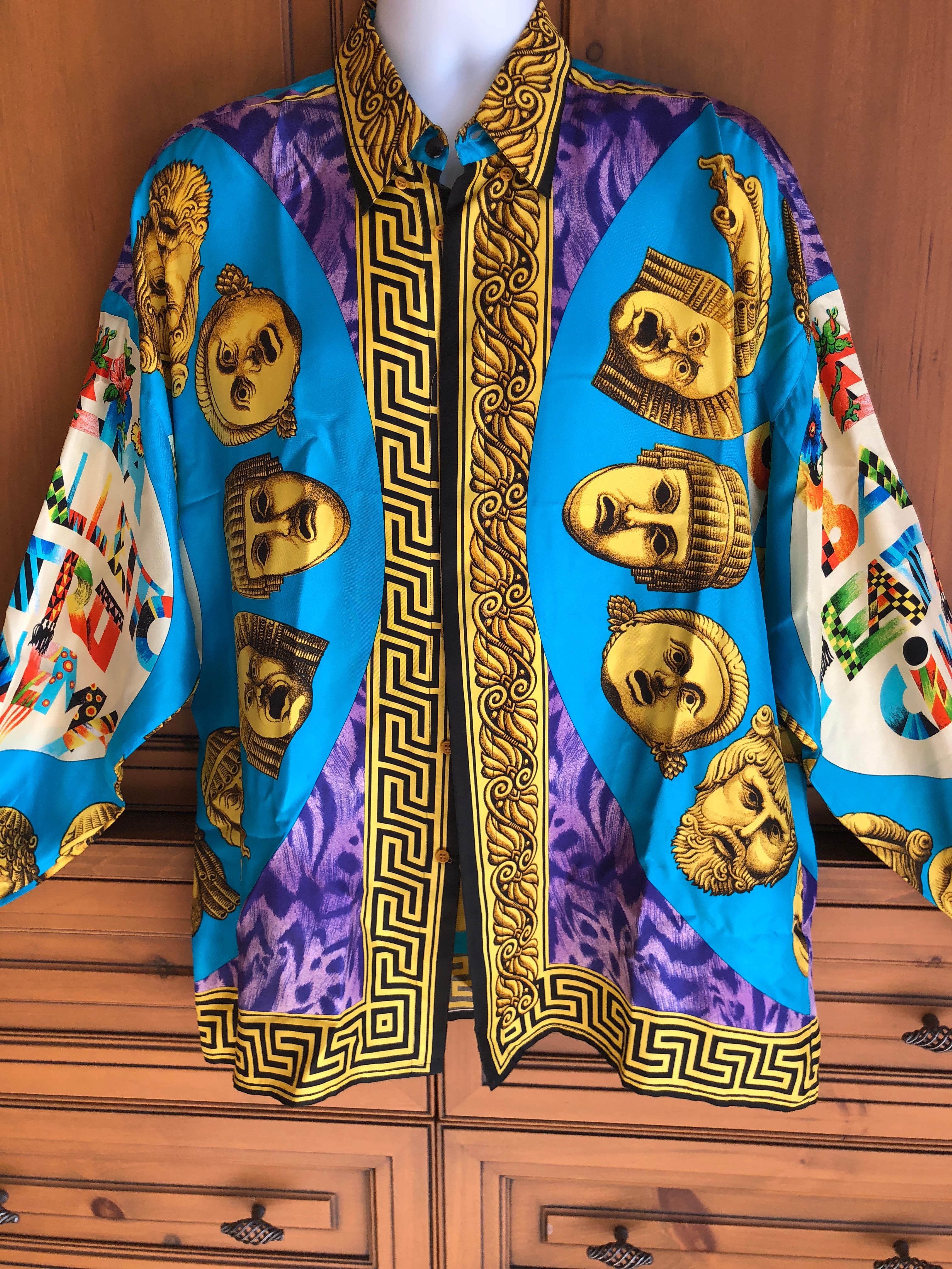 Gianni Versace Couture Opera Balleto Teatro Cinema Men’s Silk Shirt
Pristine Condition
This is such a beautiful piece a classic. Original buttons are intact.
Marked size 52, but runs very large, more like XXL
Measurements ;
Chest 58