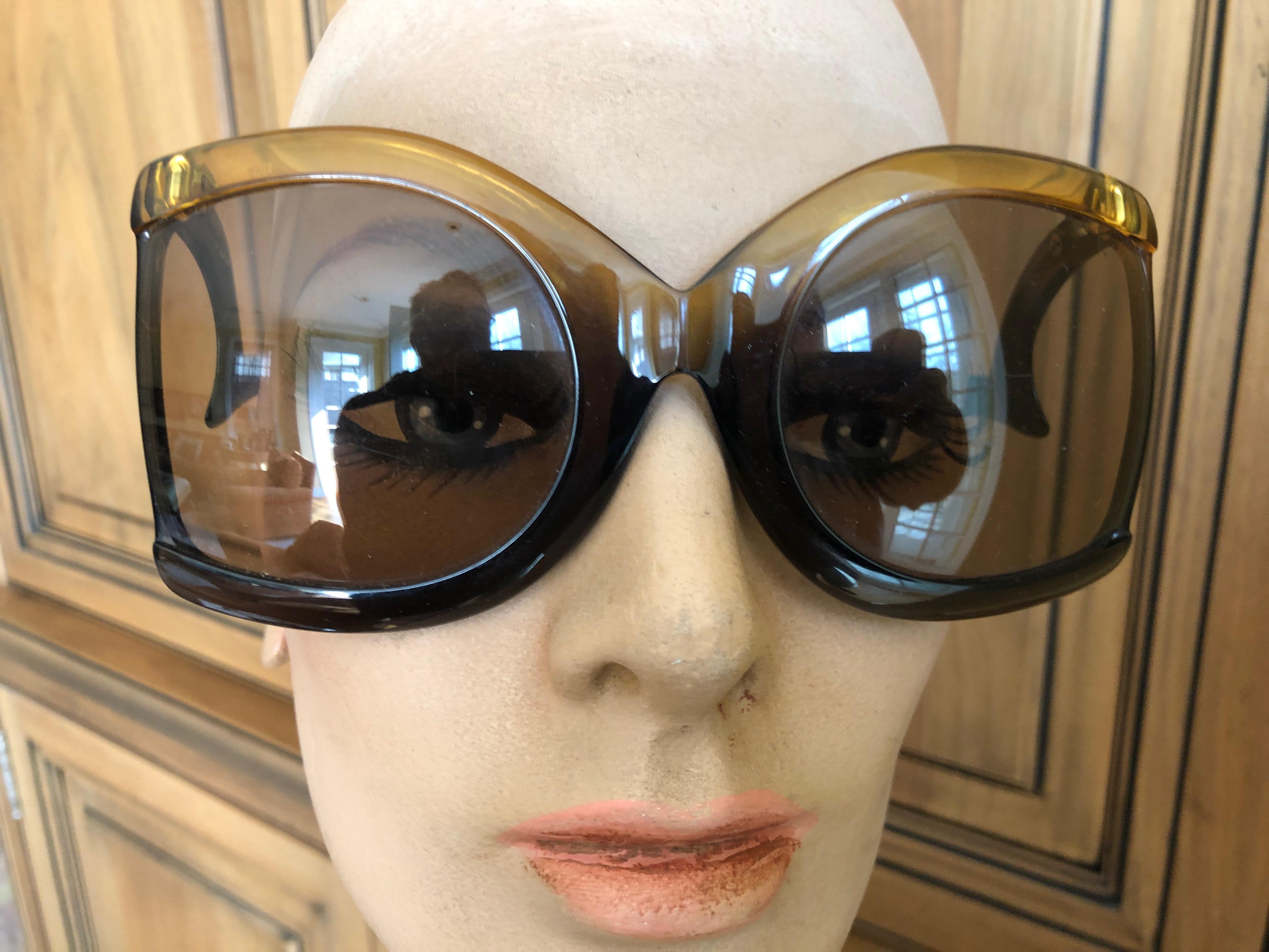 Christian Dior Futuristic 70's Vintage Oversize Sunglasses 
Excellent condition
6 1/4