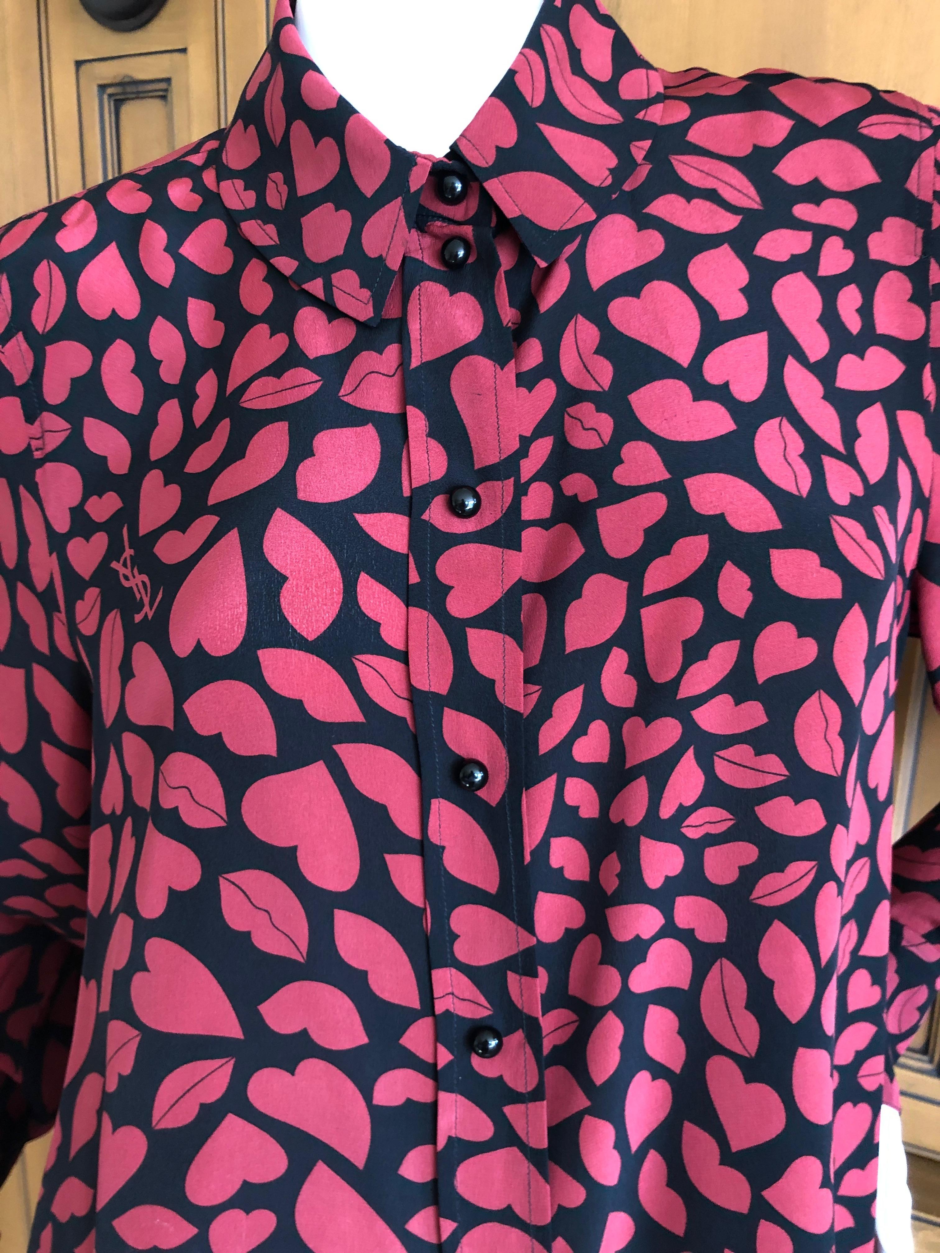 Yves Saint Laurent Vintage Heart and Lips Print Snap Front Blouse Size Large In Excellent Condition For Sale In Cloverdale, CA