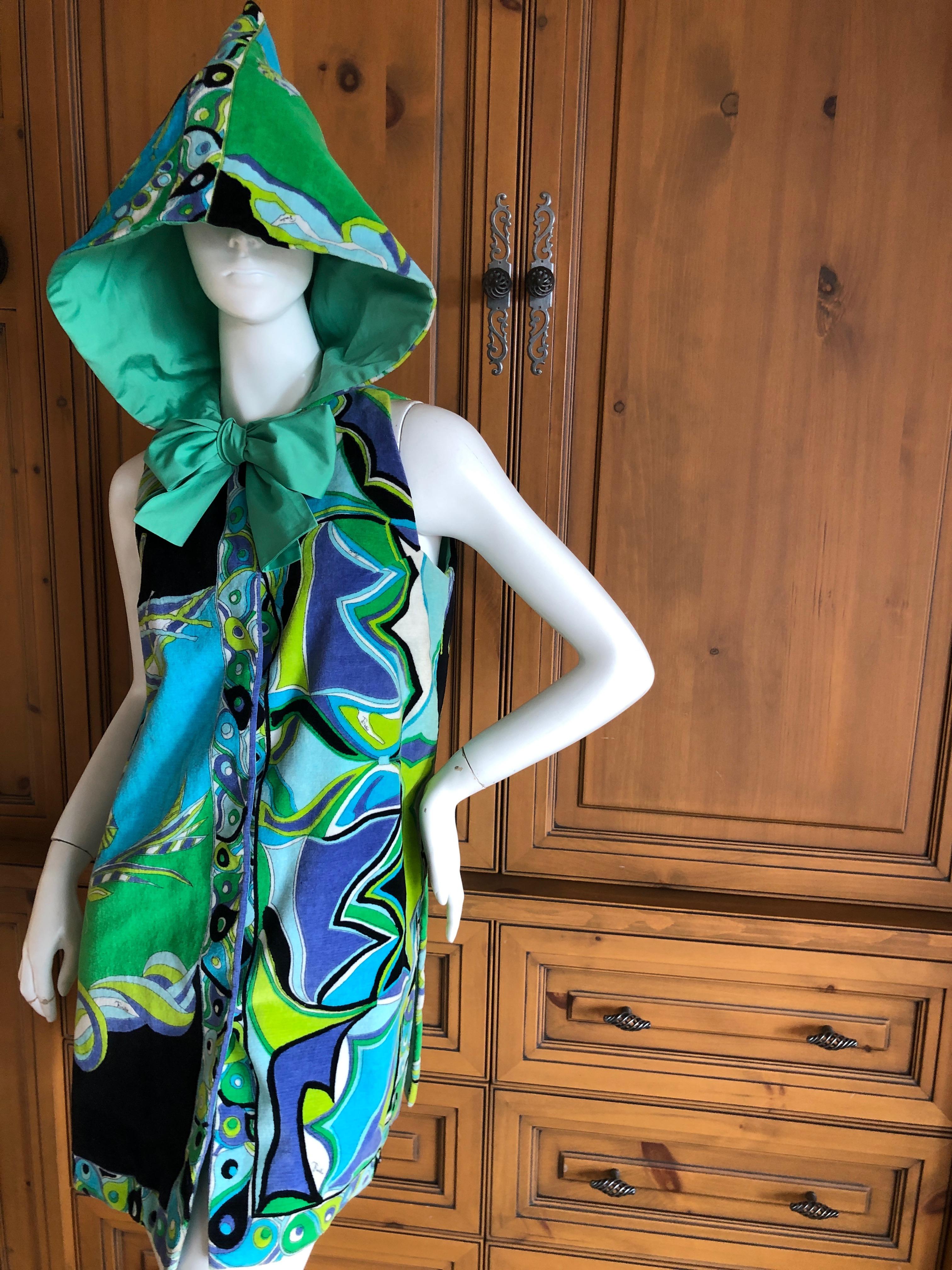 Emilio Pucci Vintage 1960's Terry Cloth Velvet Beach Wrap Dress w Hood & Bow Tie For Sale 3