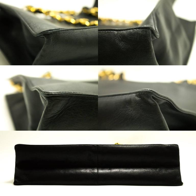 CHANEL Jumbo Large Big Chain Shoulder Bag Black Lambskin Leather at 1stdibs