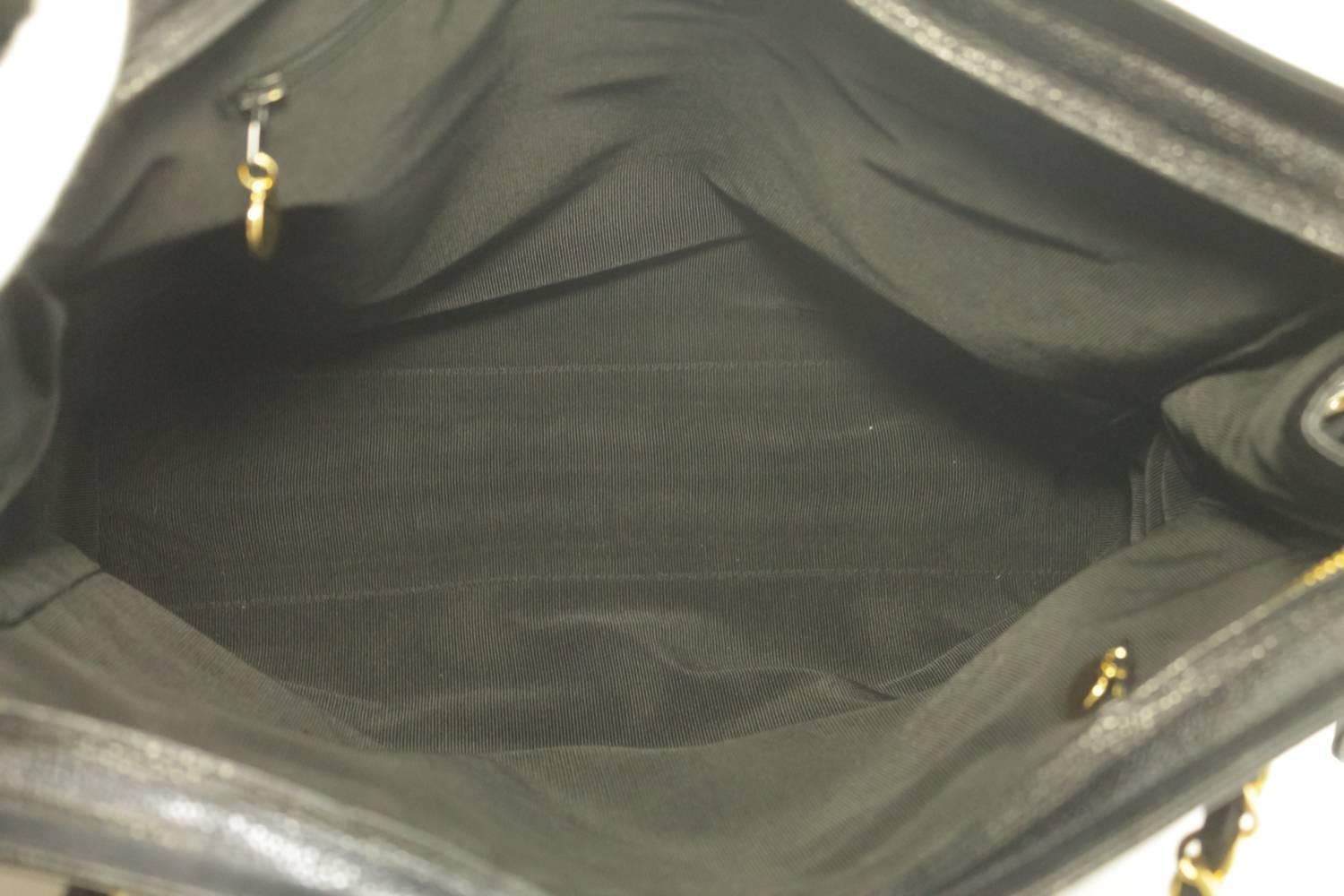 CHANEL Caviar Large Chain Shoulder Bag Black Leather Office Big  6