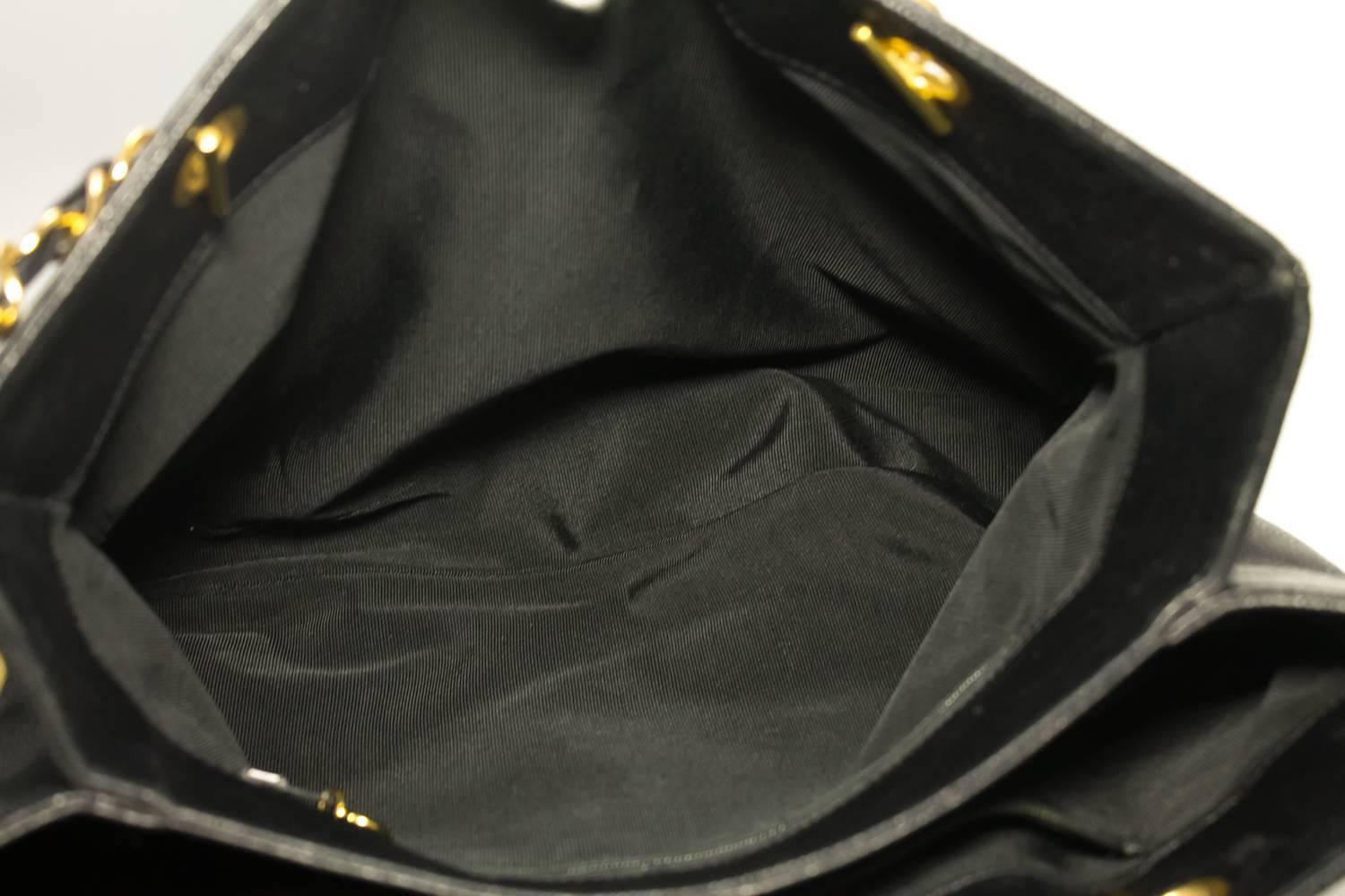 CHANEL Caviar Jumbo Large Chain Shoulder Bag Black Leather Gold  4